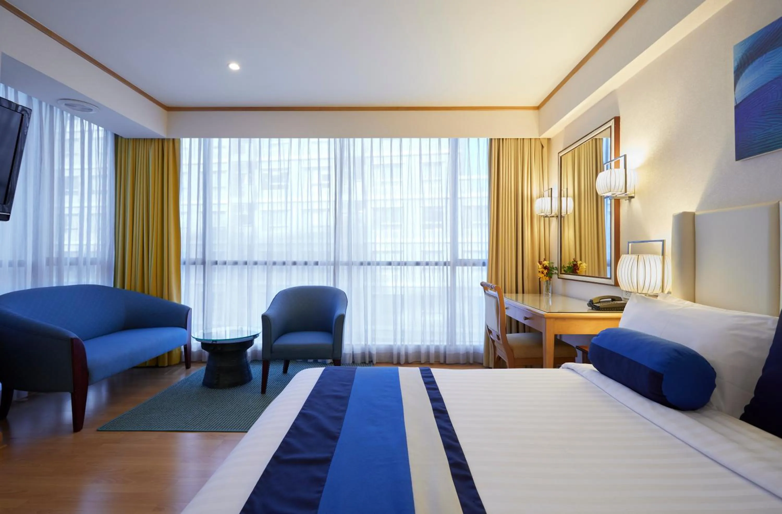 Bed in The Four Wings Hotel Bangkok