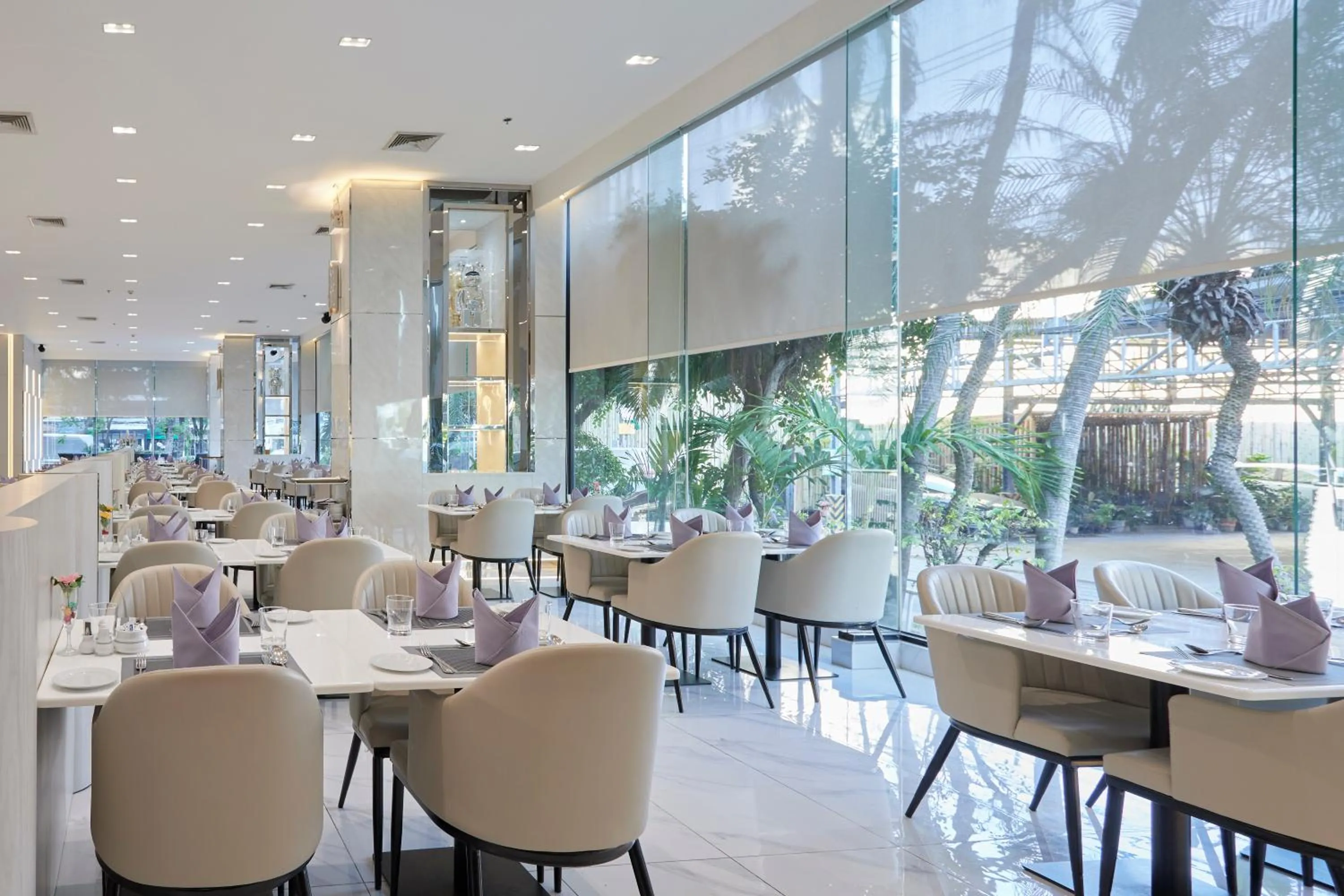 Restaurant/places to eat in The Four Wings Hotel Bangkok