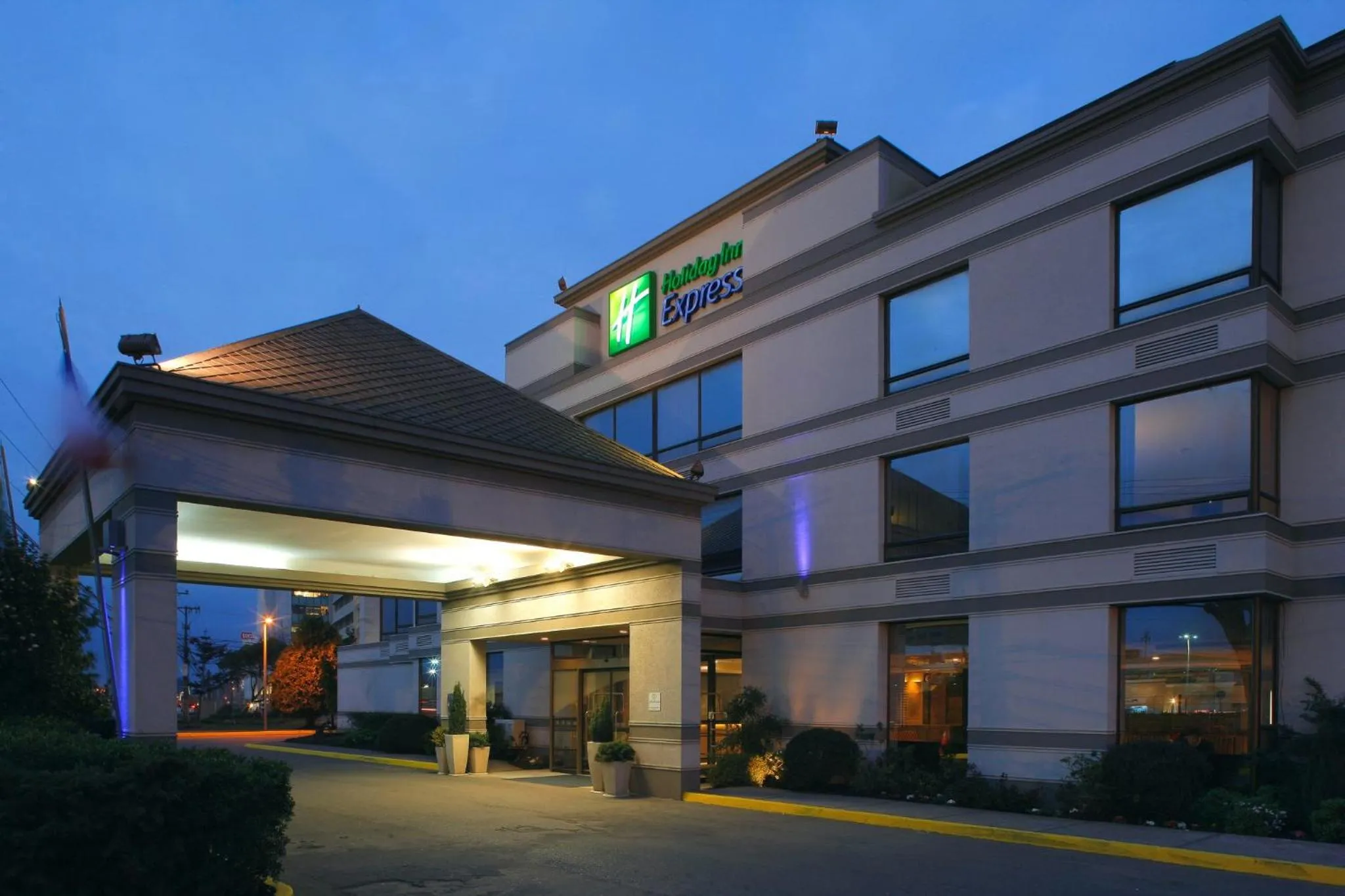 Property building in Holiday Inn Express - Concepcion by IHG