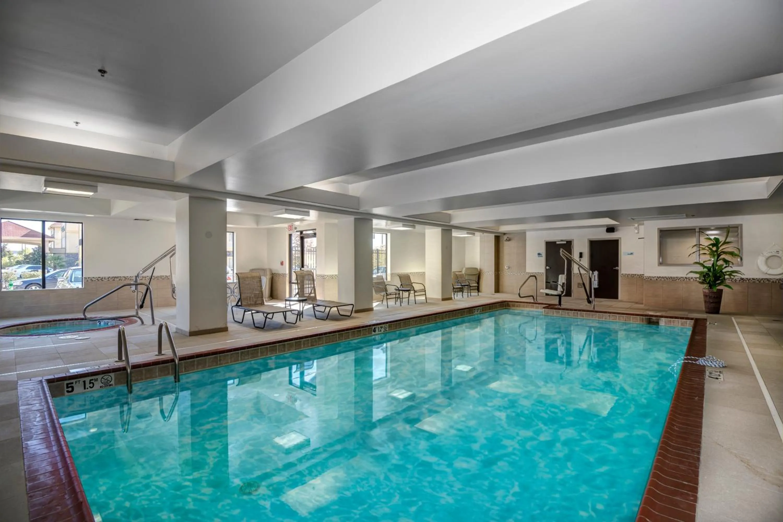 Swimming pool in Holiday Inn Express Conway by IHG