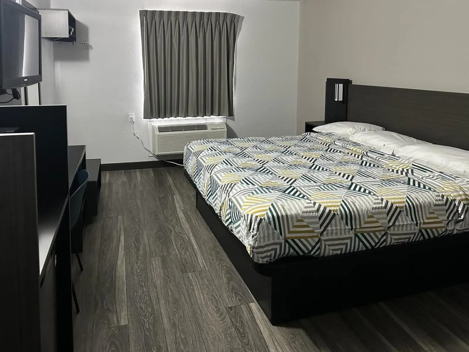 Bed in Motel 6-Omaha, NE