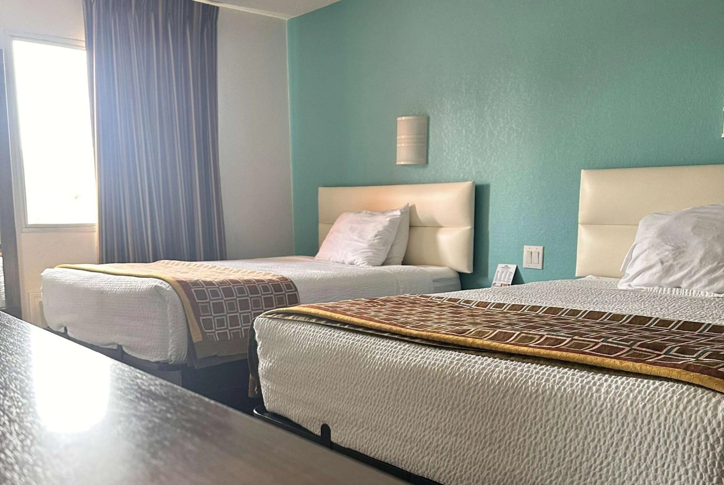 Photo of the whole room, Bed in Howard Johnson by Wyndham Clarksville Tennessee