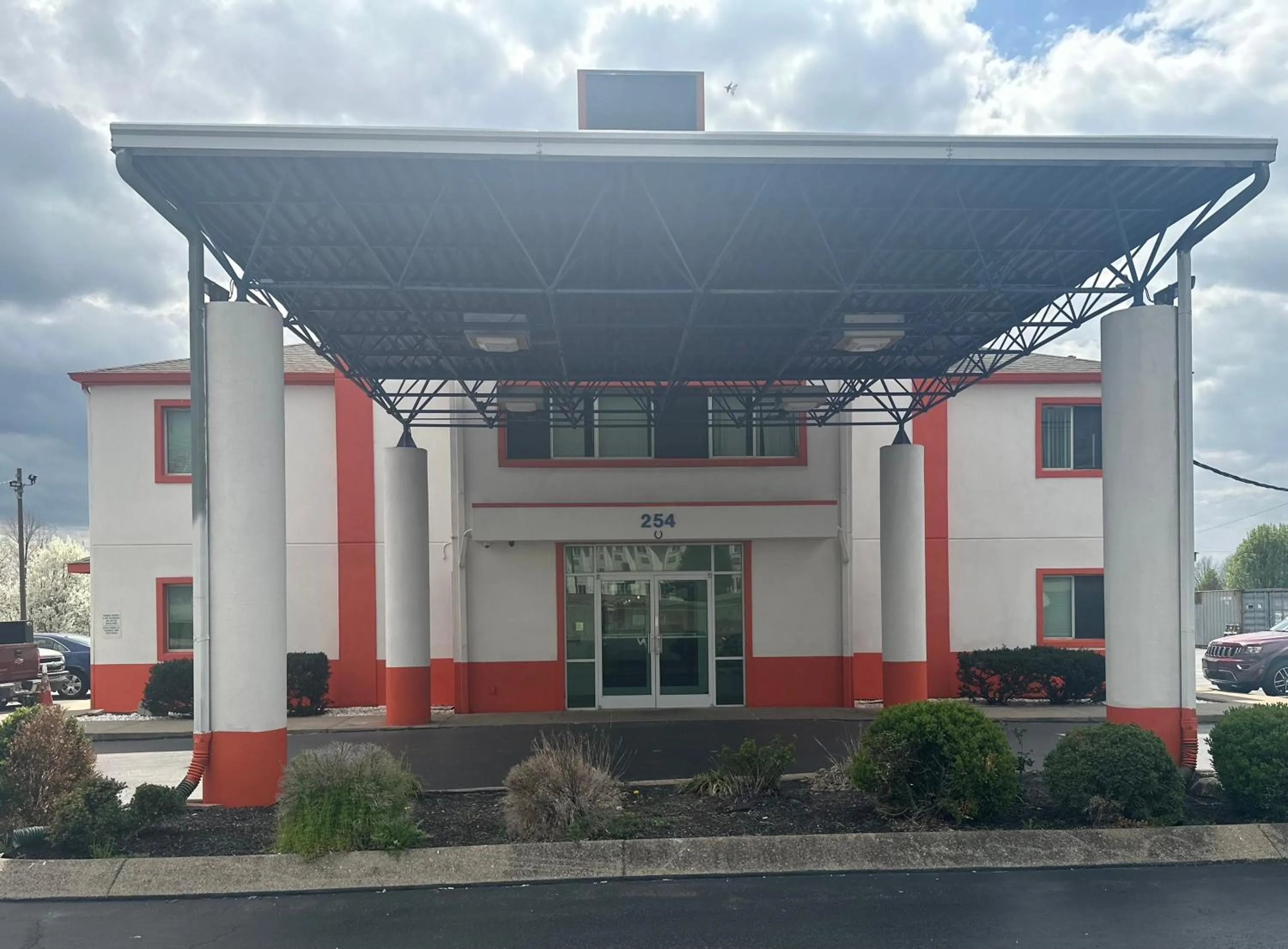 Howard Johnson by Wyndham Clarksville Tennessee