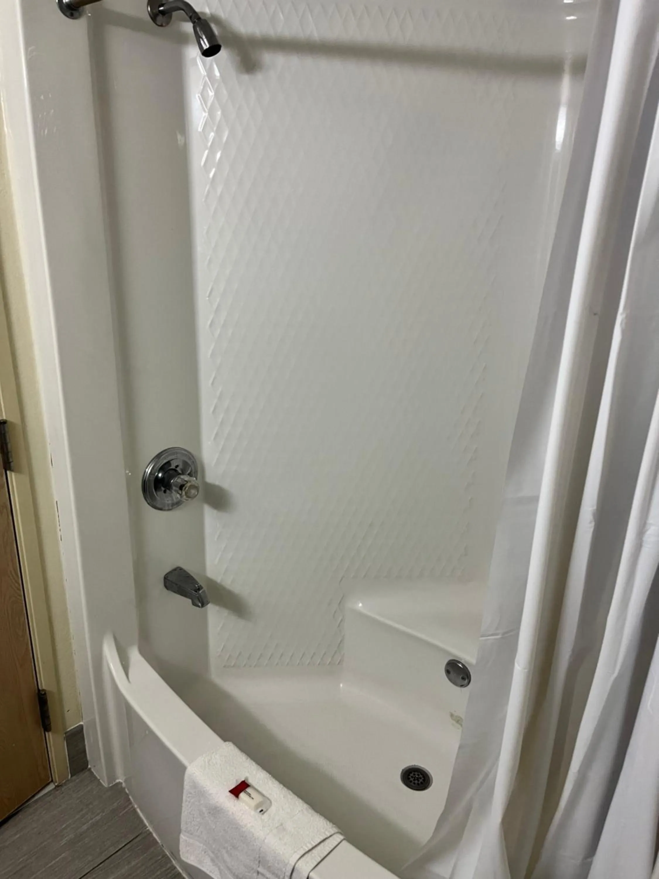 Howard Johnson by Wyndham Clarksville Tennessee