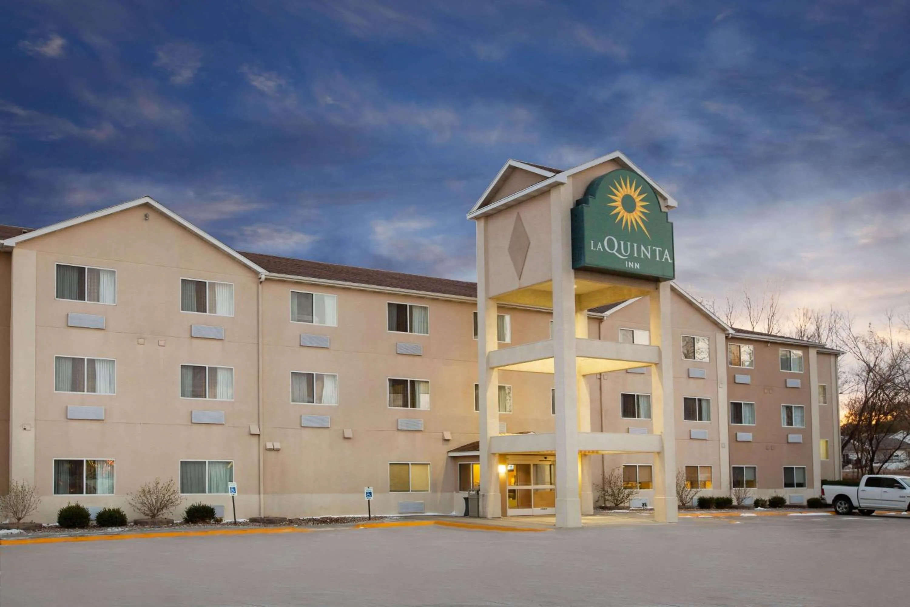 Property building in La Quinta Inn by Wyndham Lincoln