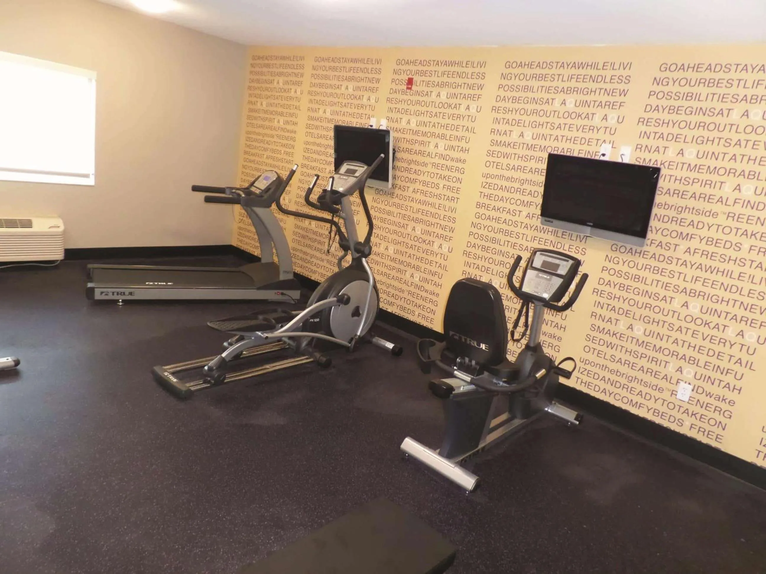 Fitness centre/facilities in La Quinta Inn by Wyndham Lincoln