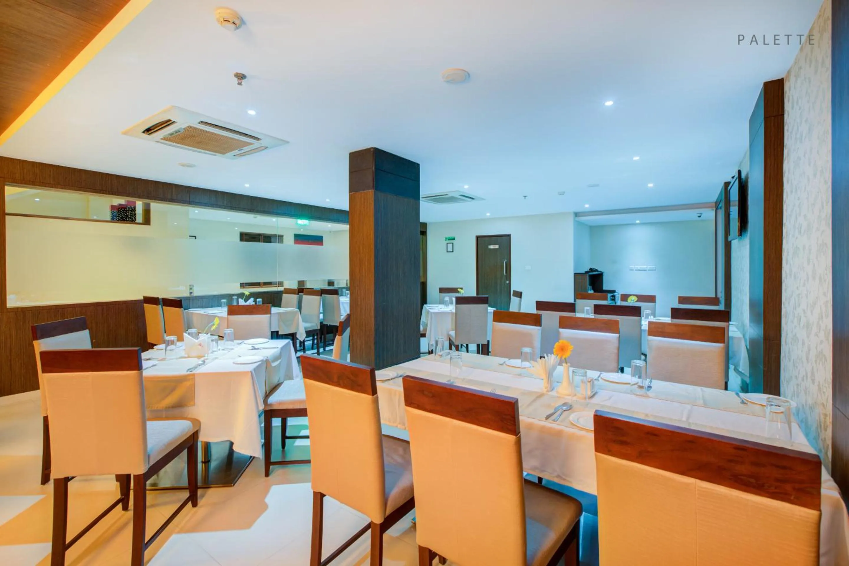 Restaurant/places to eat in JK Residency Kelakam