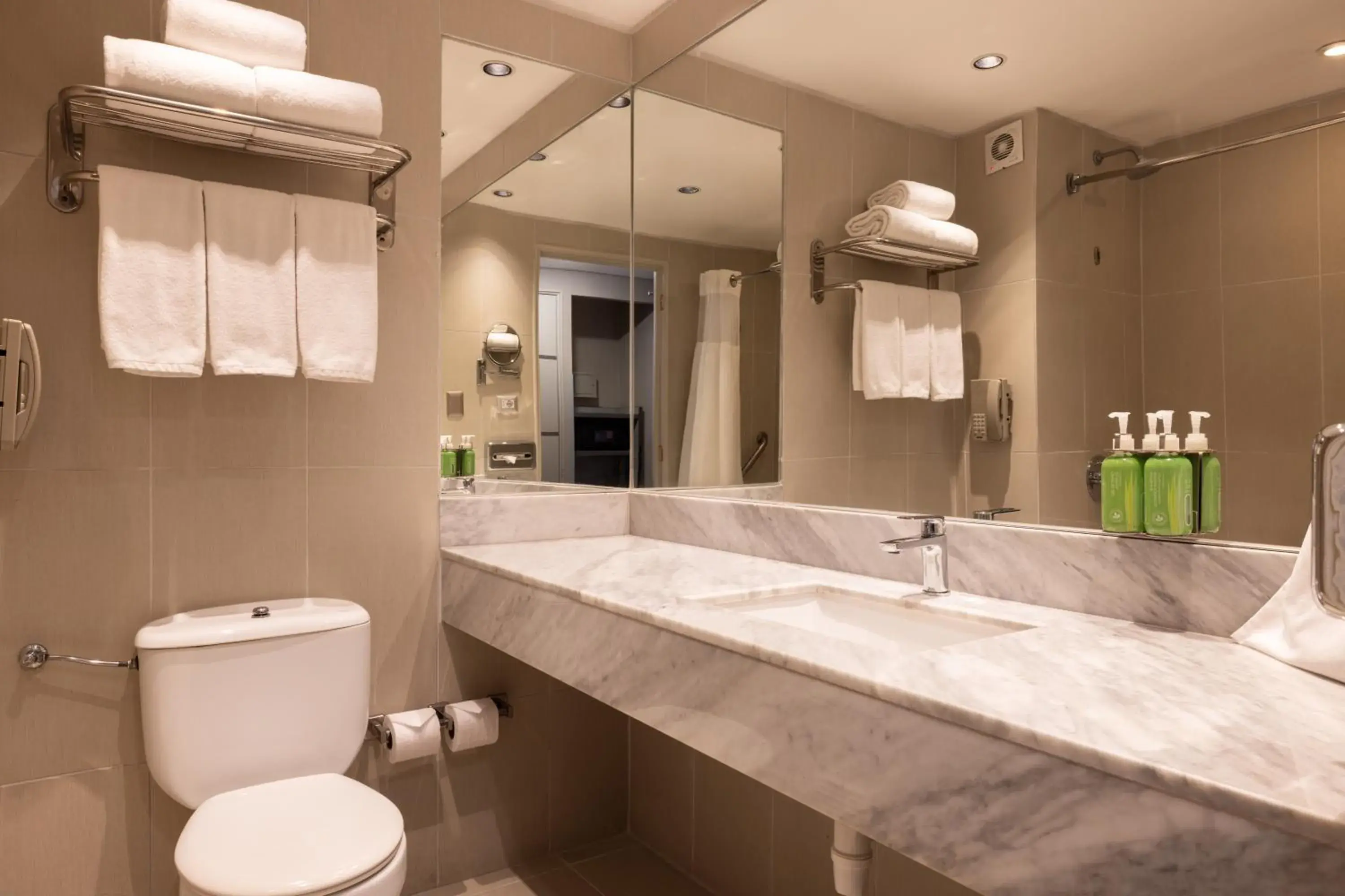 Standard King Room in Holiday Inn Express - Iquique by IHG Standard King Room in Holiday Inn Express - Iquique by IHG