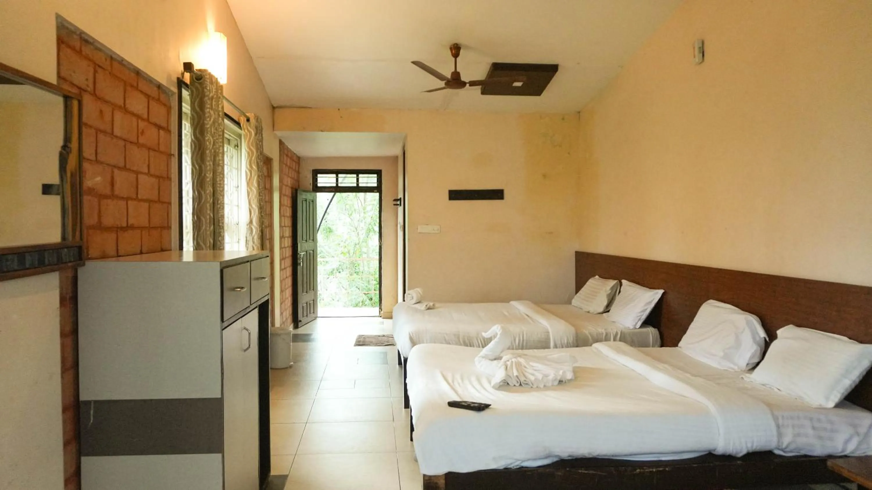 Bedroom, Bed in River Valley Resort