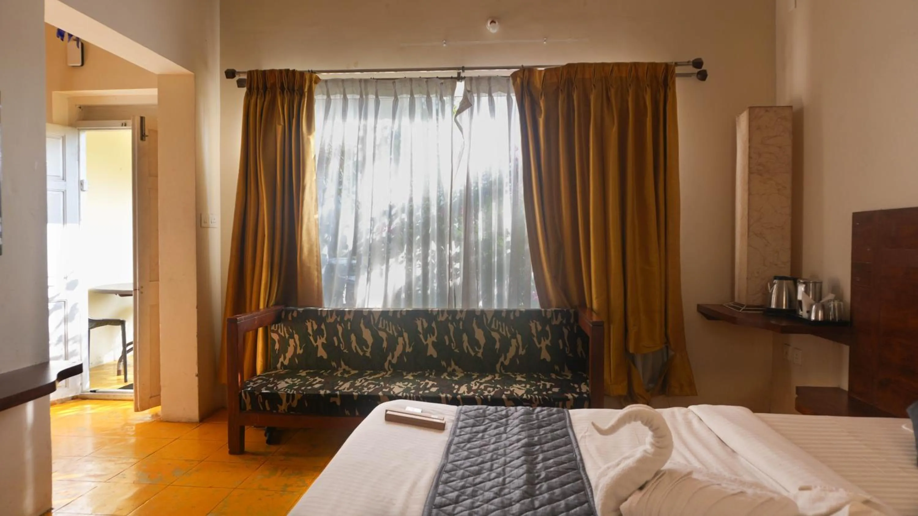 Bedroom, Bed in River Valley Resort