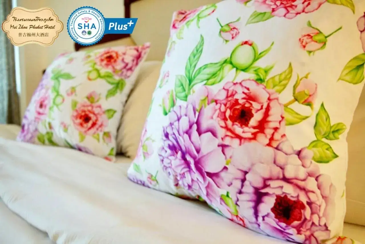 Deluxe Double Room in Mei Zhou Phuket Hotel - SHA Plus Deluxe Double Room in Mei Zhou Phuket Hotel - SHA Plus