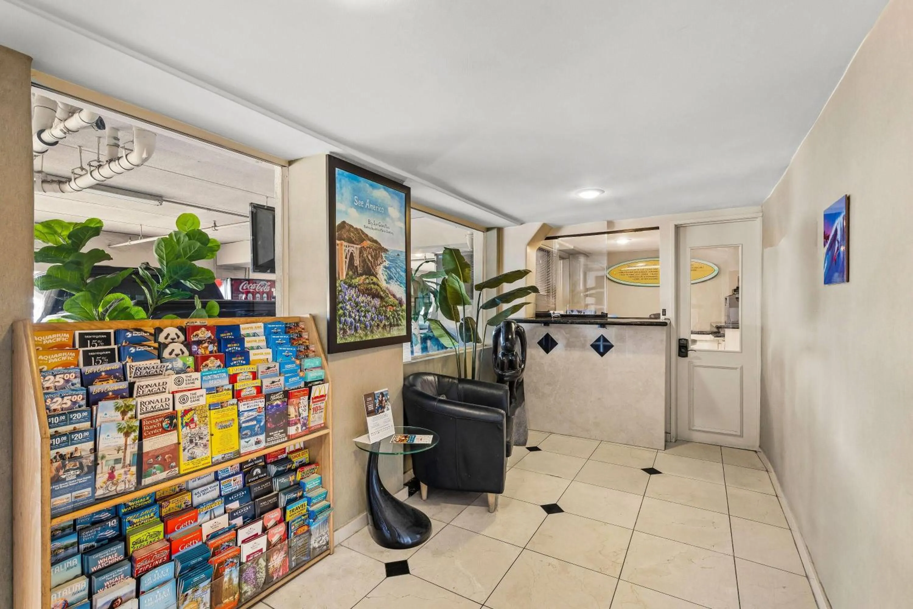 Lobby or reception in Travelodge by Wyndham San Clemente Beach