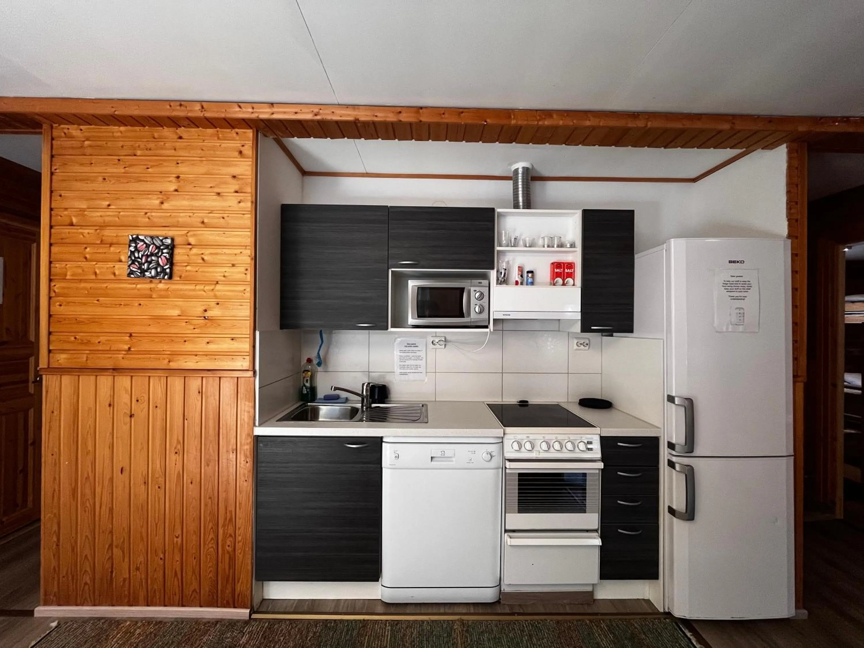 Kitchen or kitchenette in Motelli Rovaniemi