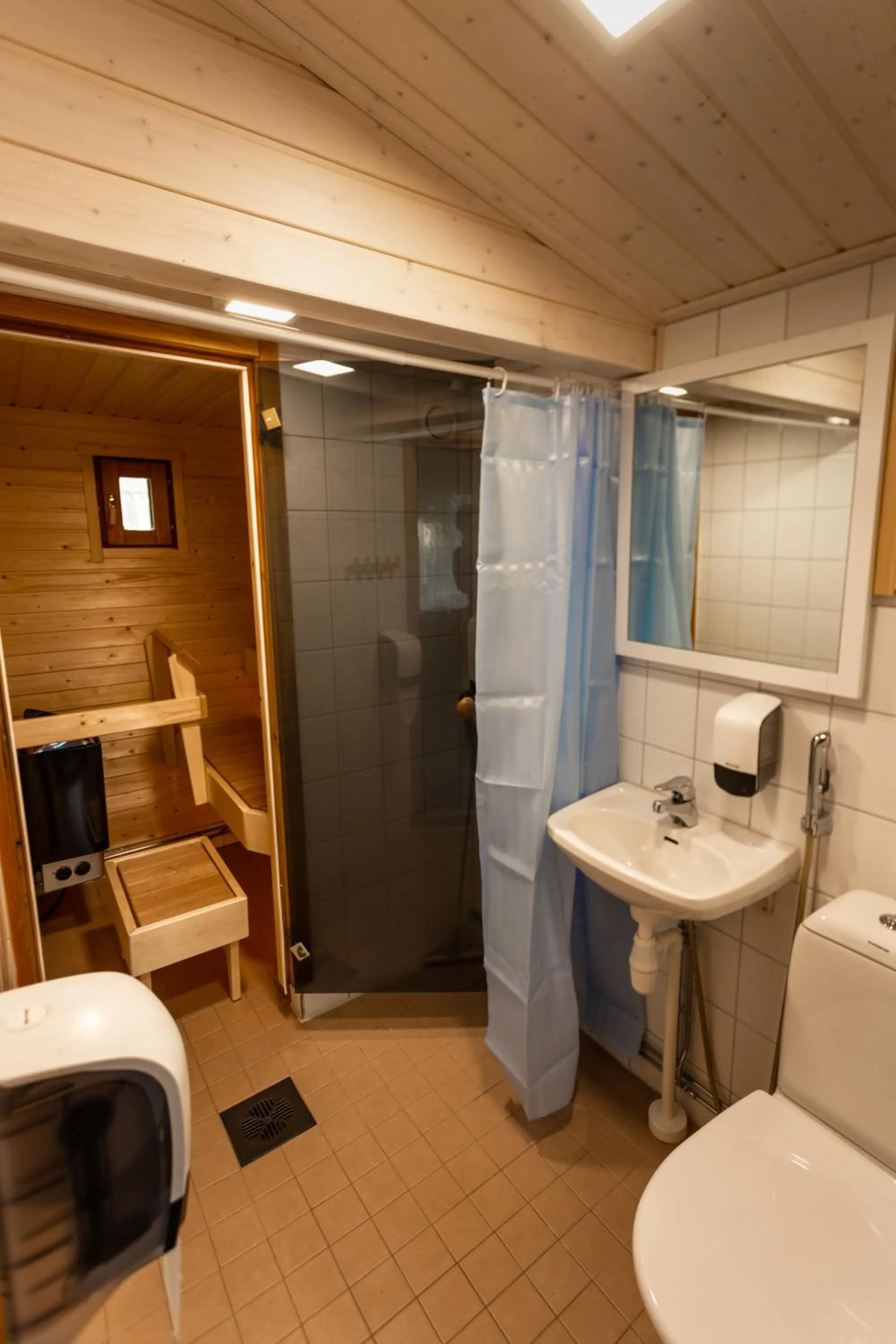 Toilet in Motelli Rovaniemi