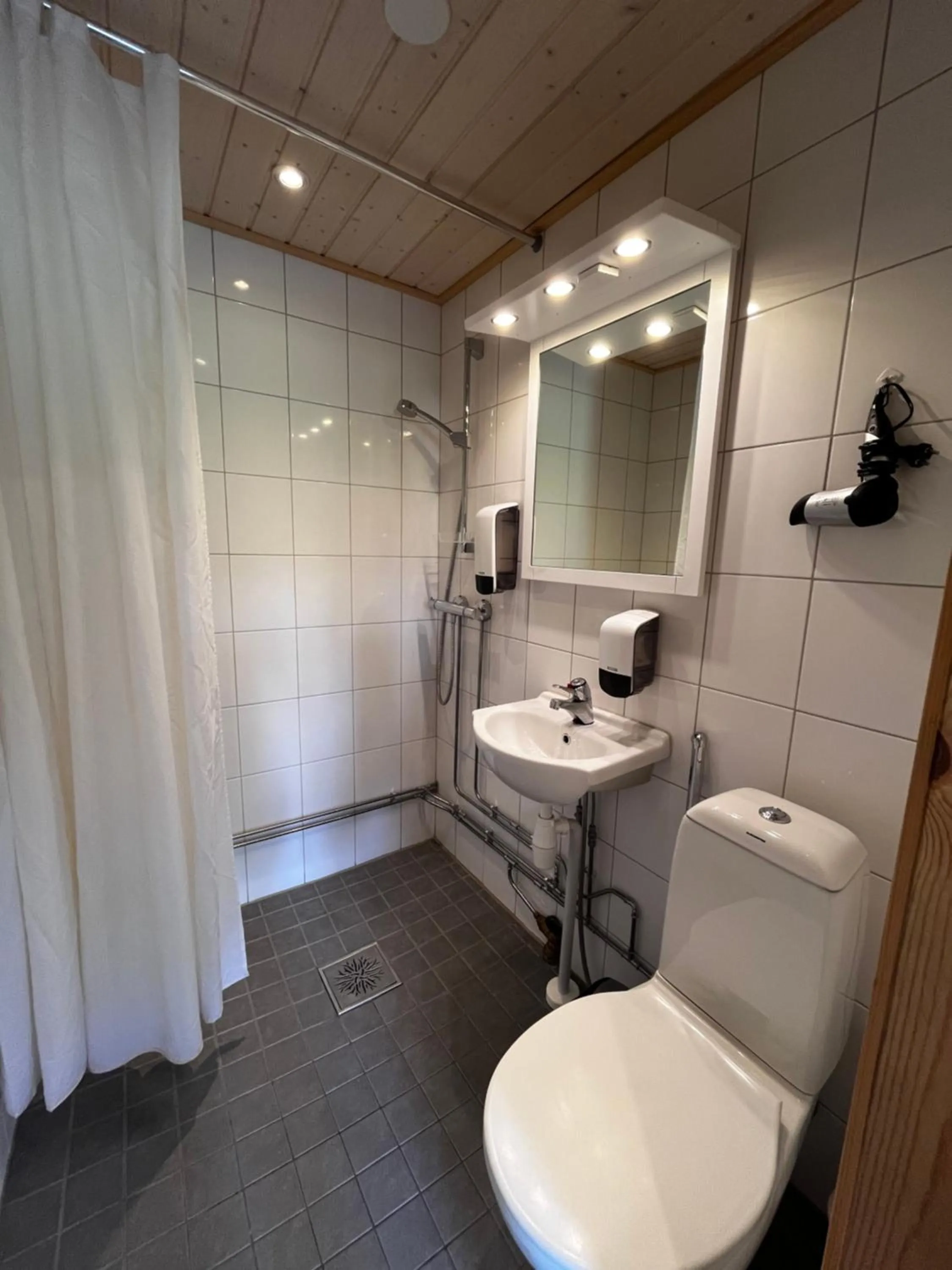 Toilet in Motelli Rovaniemi