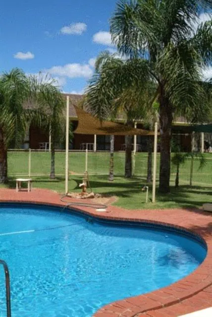 Swimming pool in Tocumwal Golf Resort