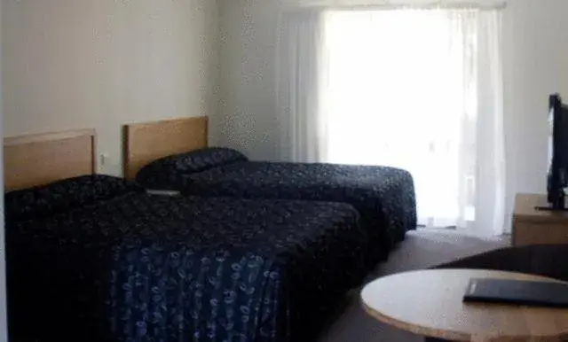 Standard Triple Room in Tocumwal Golf Resort Standard Triple Room in Tocumwal Golf Resort