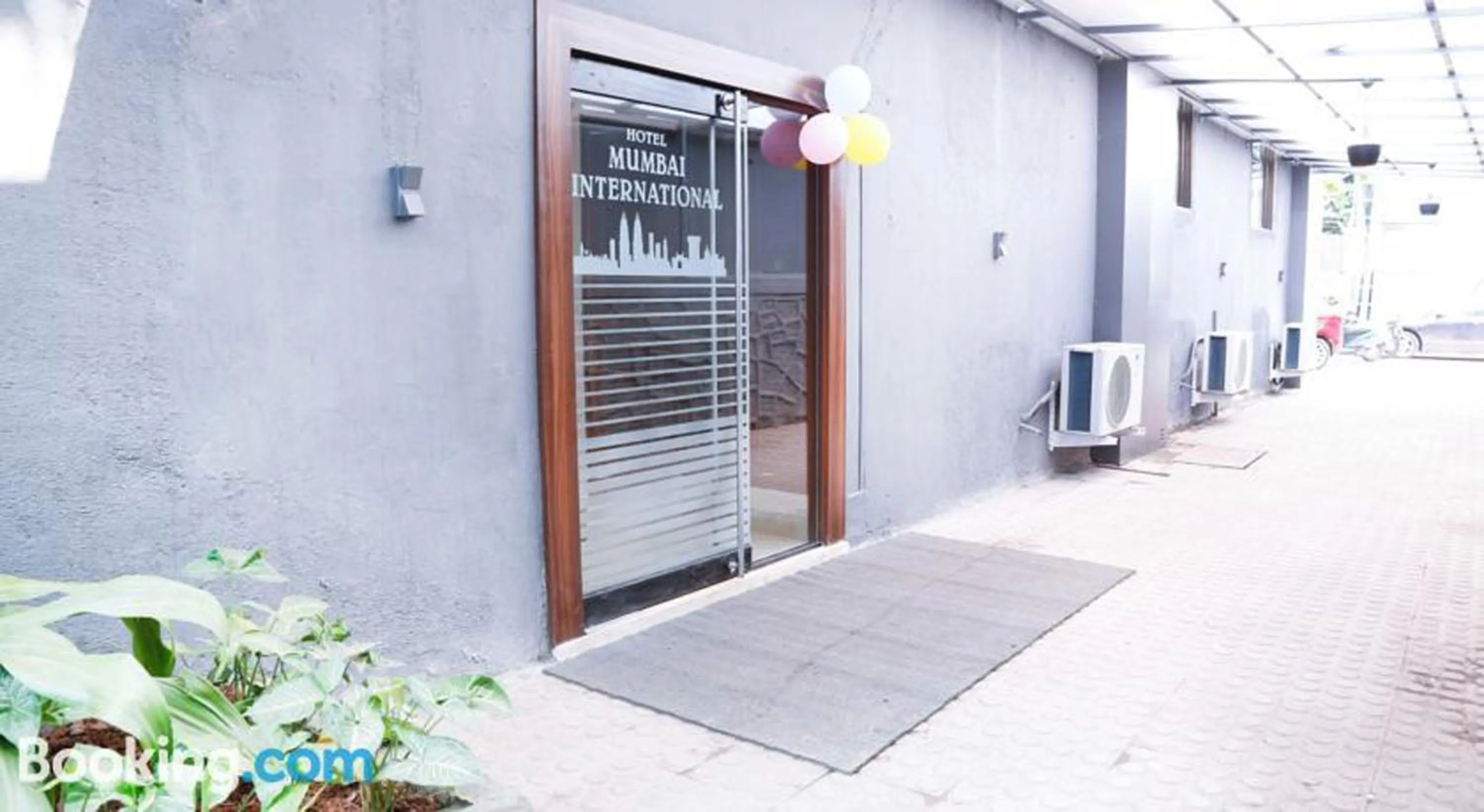 Area and facilities in Hotel Mumbai International