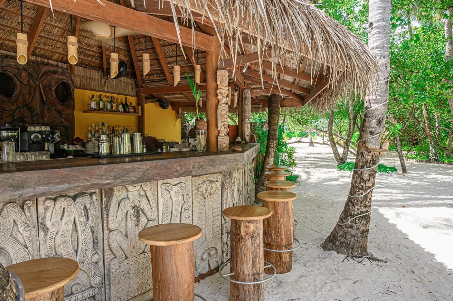Lounge or bar in Constance Moofushi Maldives - All Inclusive