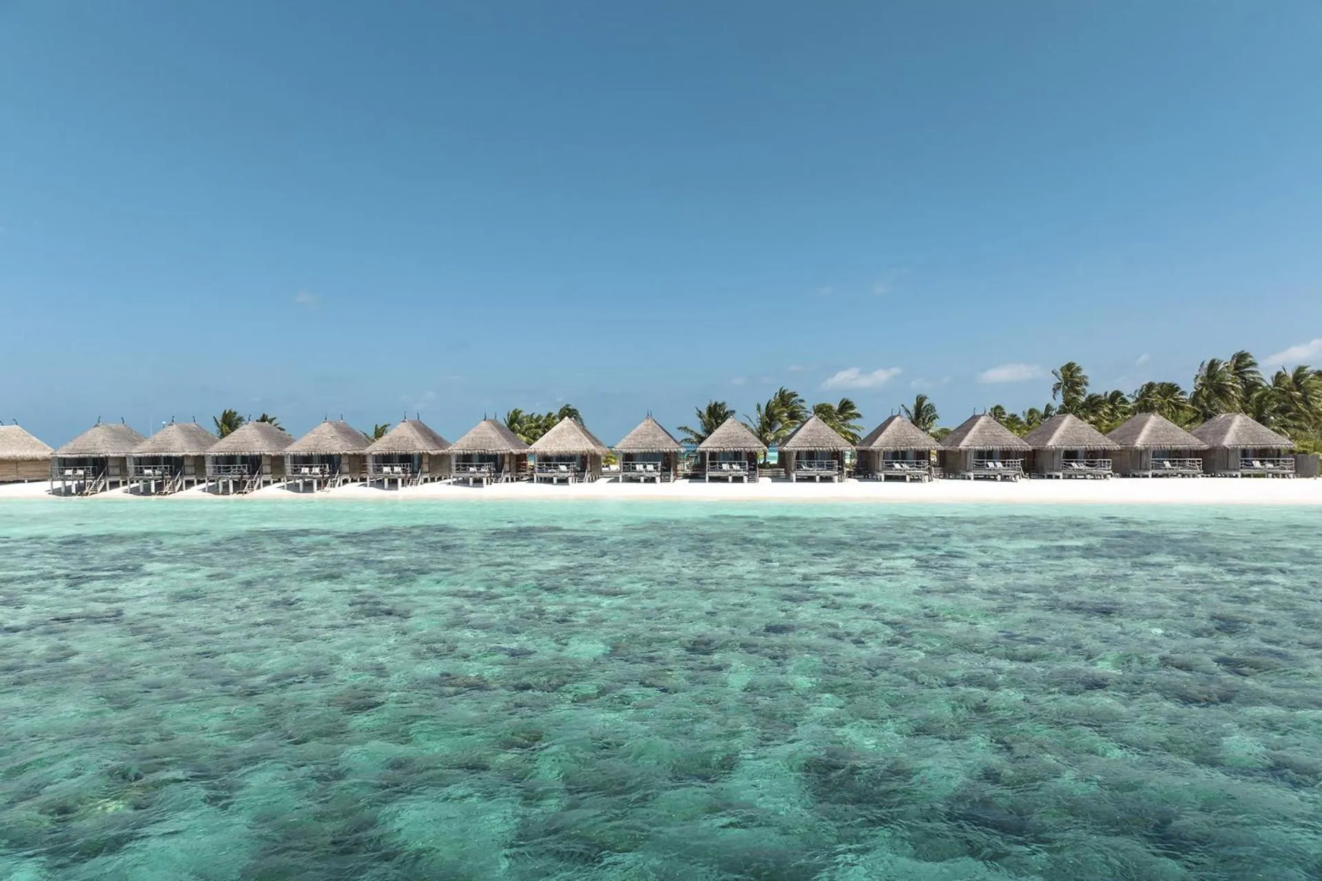 Beach in Constance Moofushi Maldives - All Inclusive