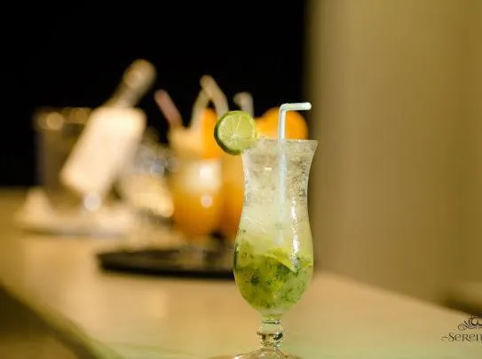 Food and drinks in Serendiva Beach