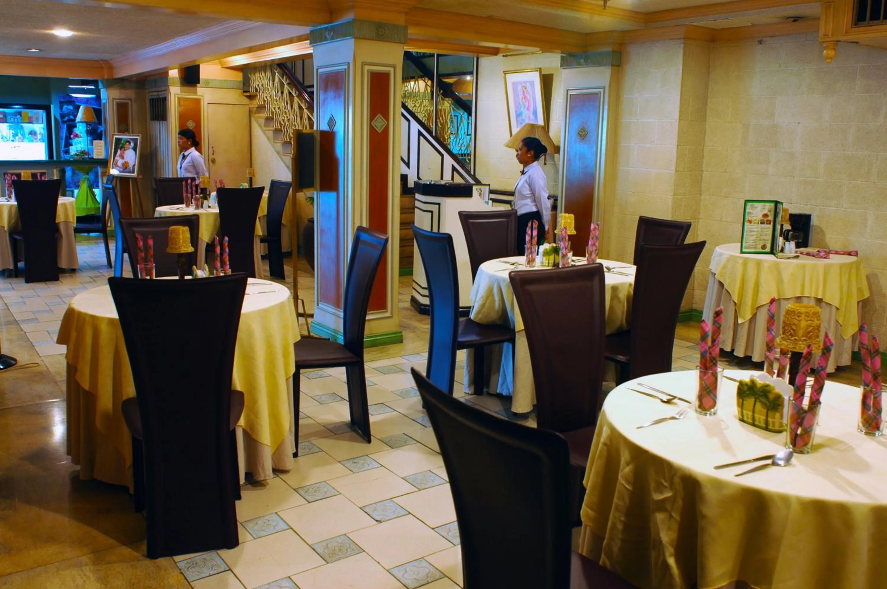 Restaurant/places to eat in Manila Manor Hotel