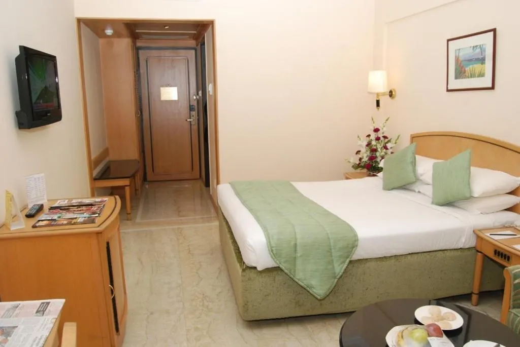 Photo of the whole room, Bed in Beverly Hotel