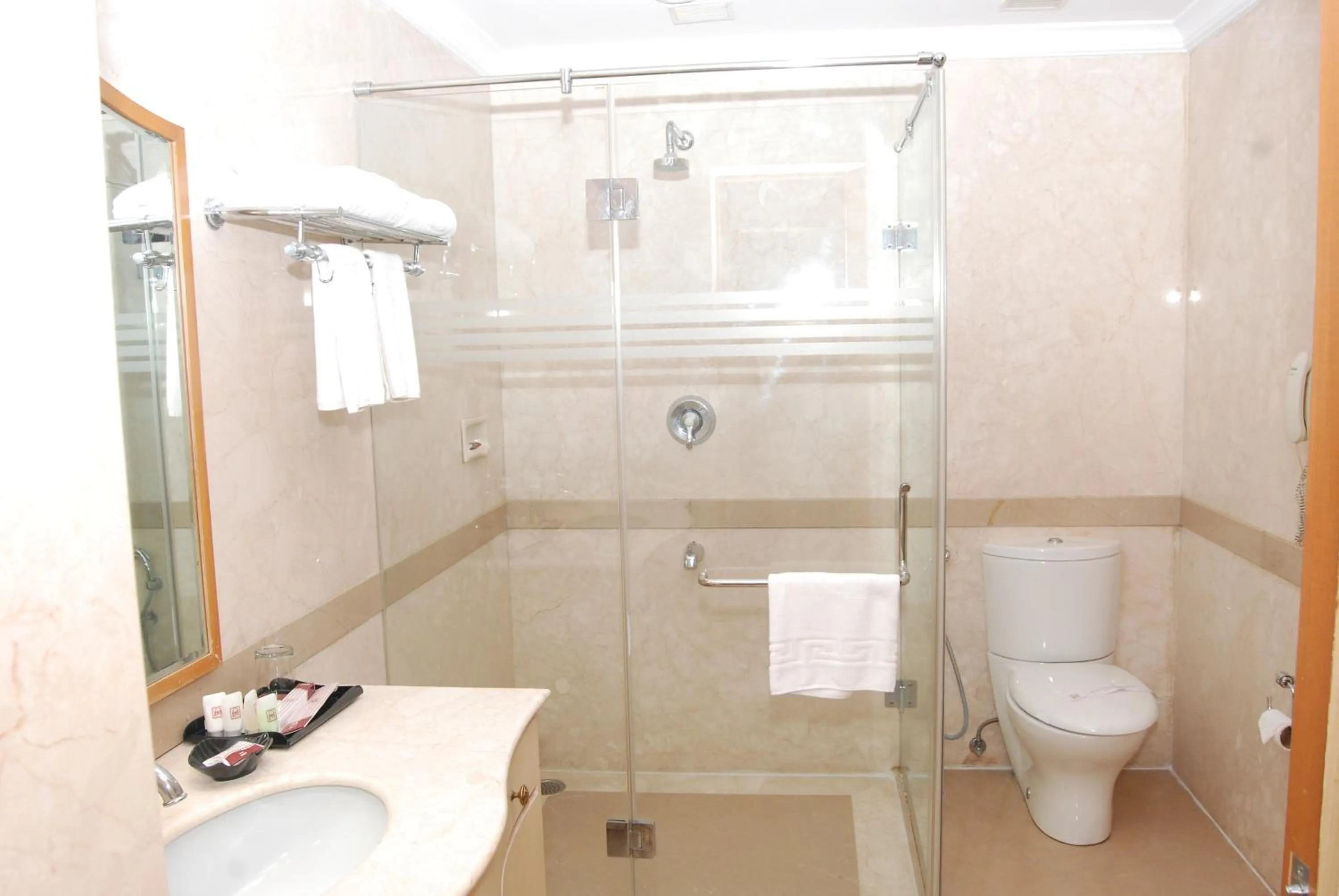 Bathroom in Beverly Hotel