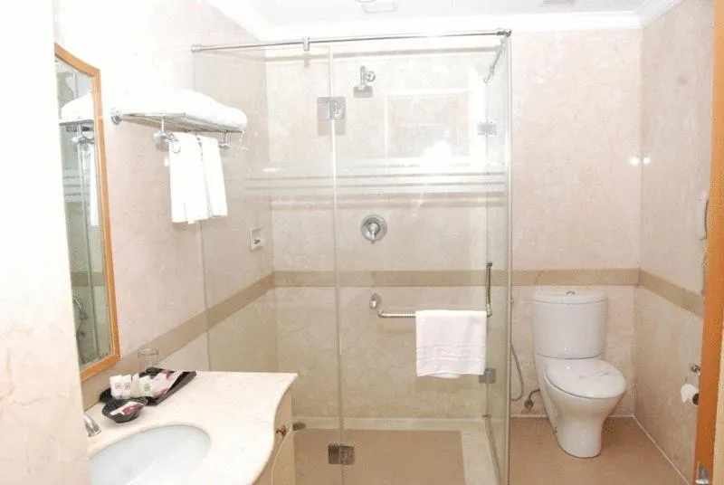 Bathroom in Beverly Hotel