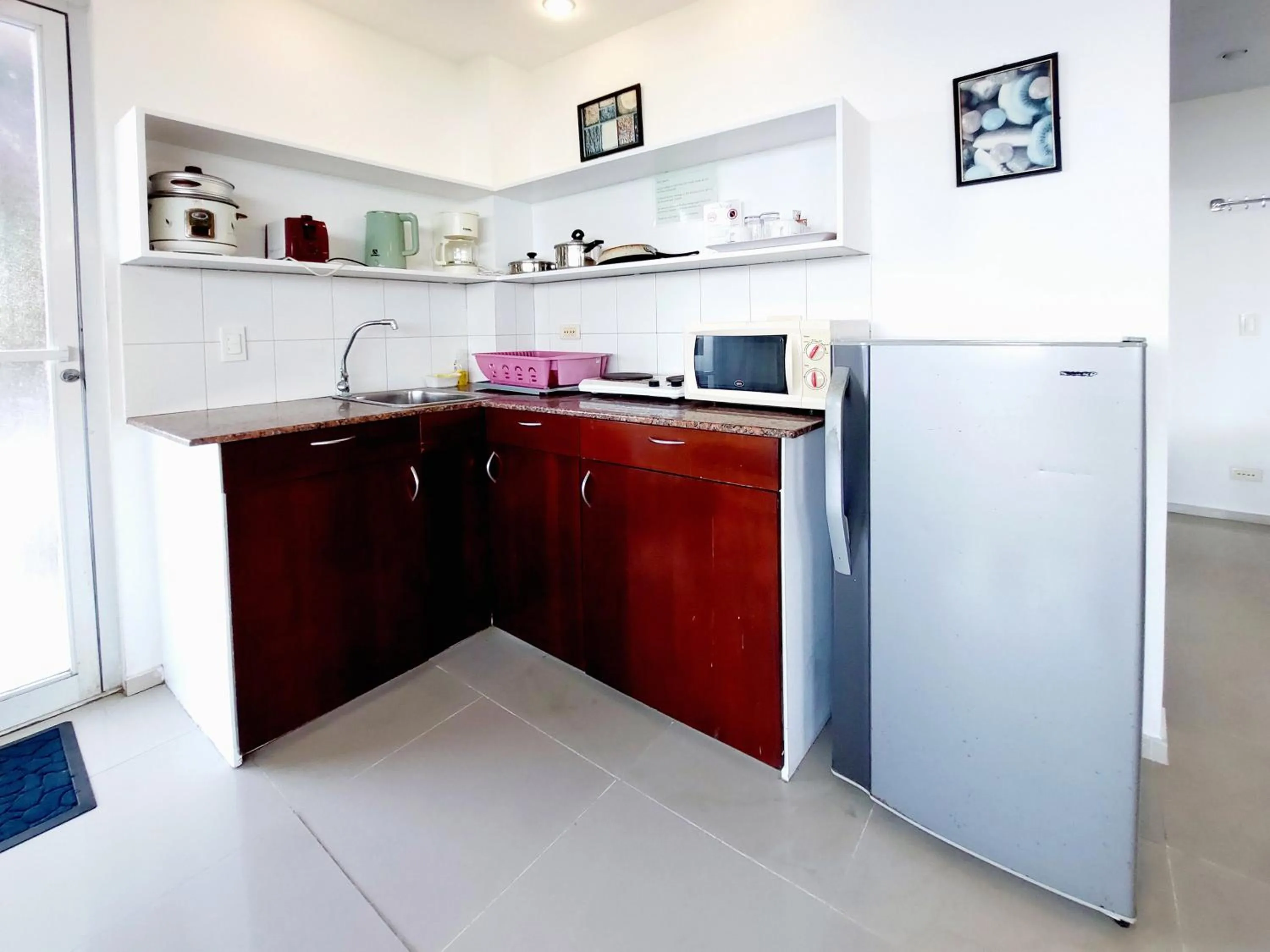 Kitchen or kitchenette in Bohol Vantage Resort
