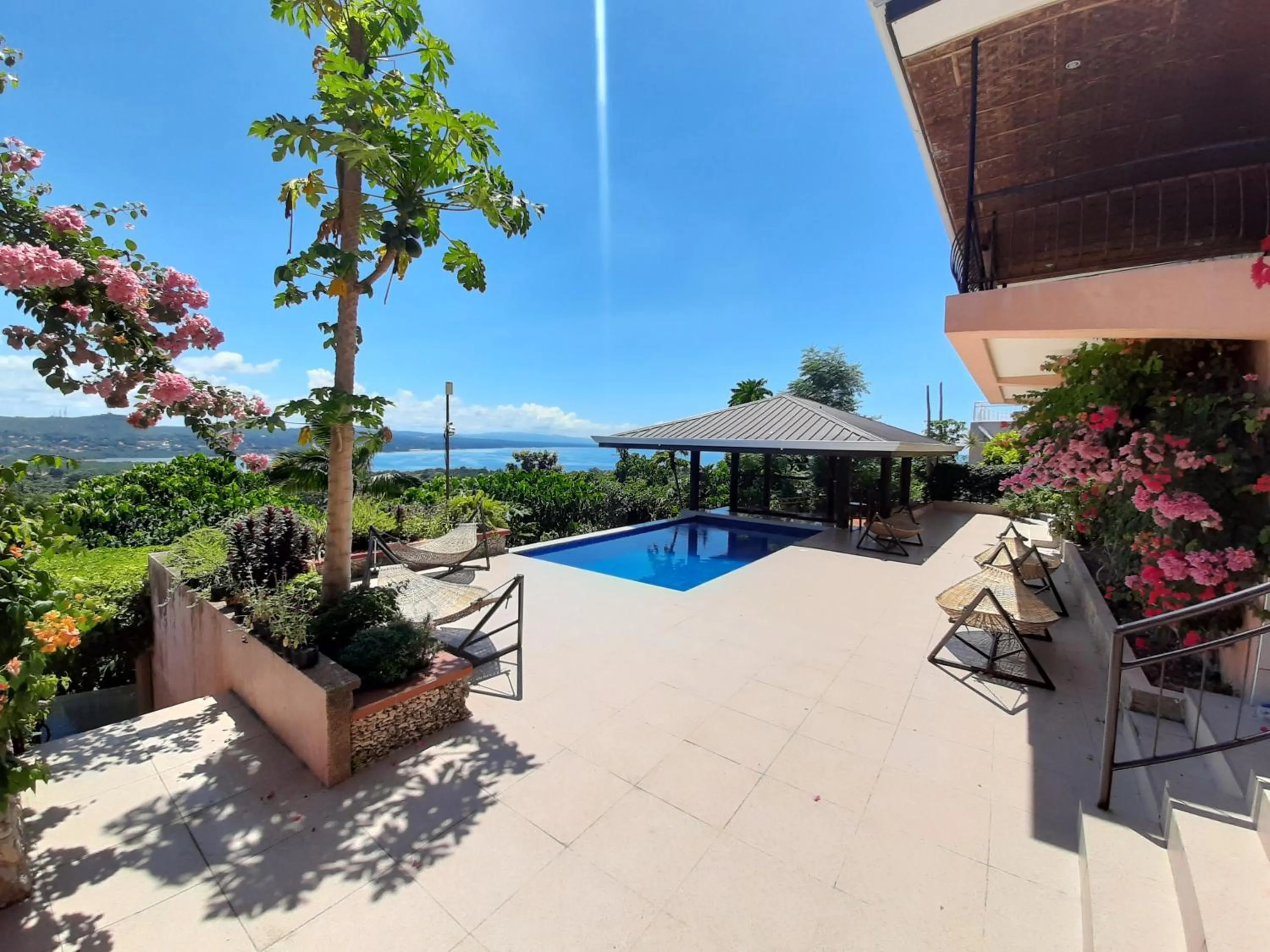 Swimming pool in Bohol Vantage Resort