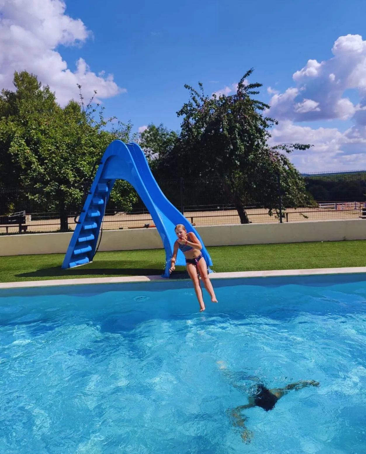 Swimming pool in SAS Le Hameau des Grilles