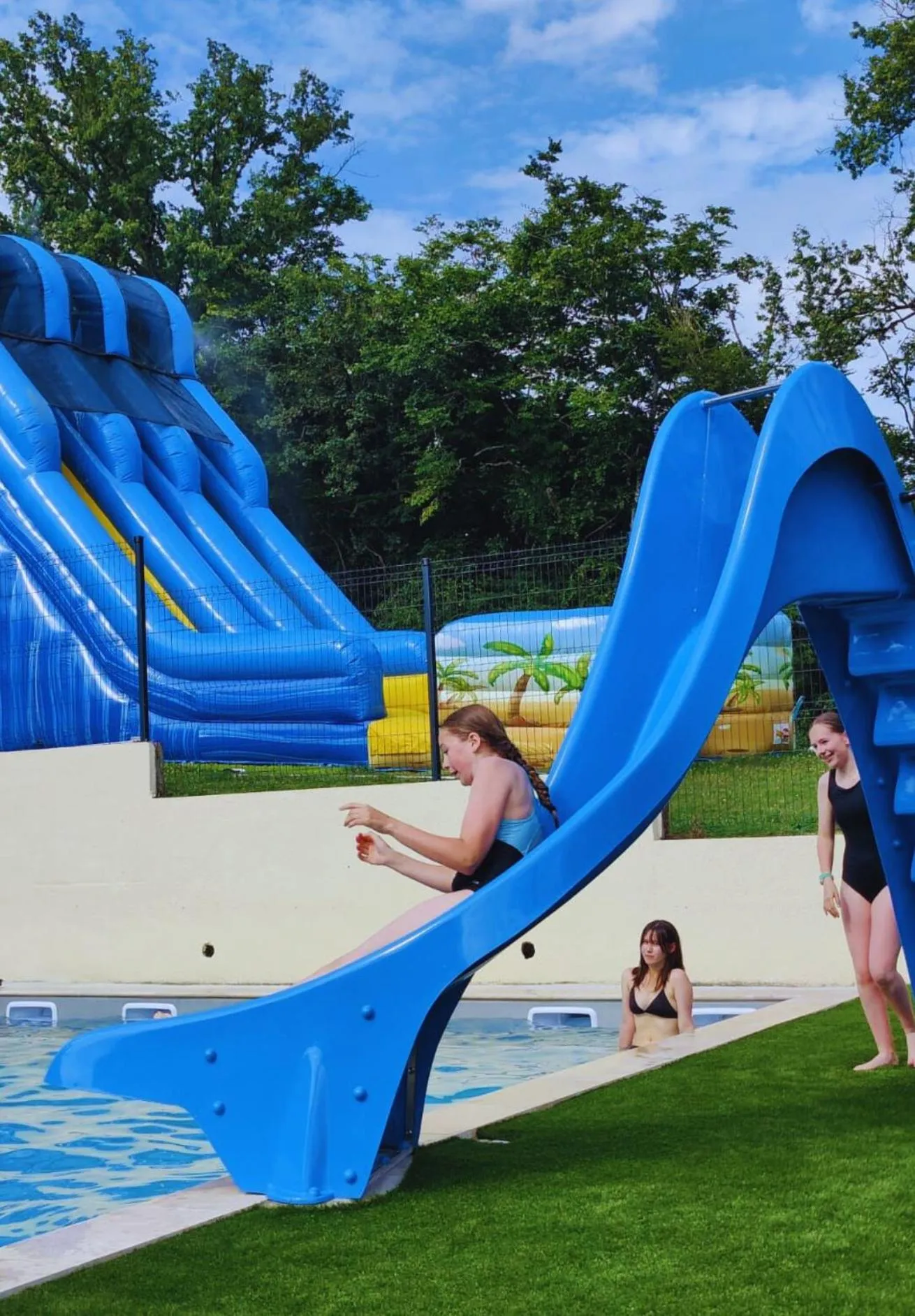 Swimming pool in SAS Le Hameau des Grilles