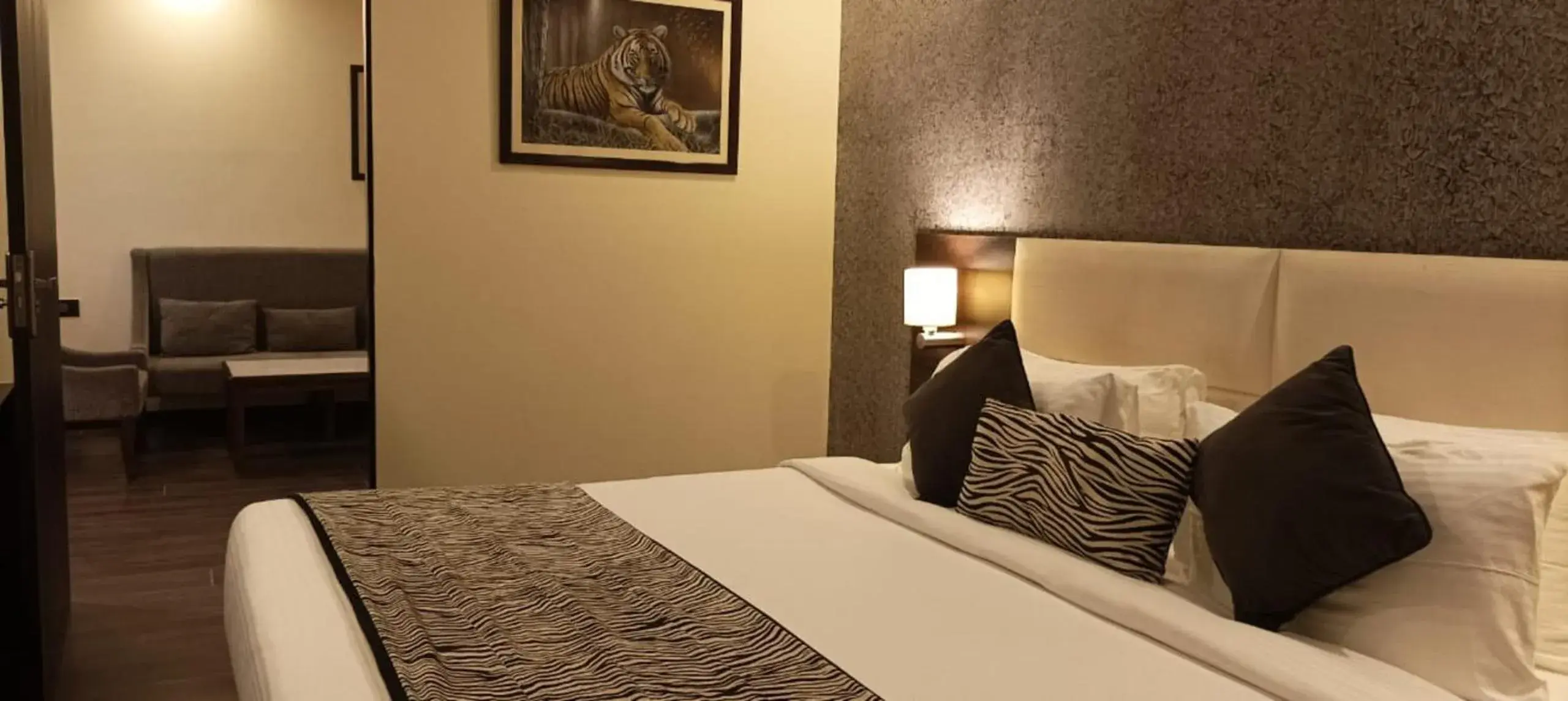 Deluxe King Studio - 20% off on F&B, Laundry and Spa, Happy Hours from 11AM to 8 PM in The Baagh Ananta Elite Ranthambore Deluxe King Studio - 20% off on F&B, Laundry and Spa, Happy Hours from 11AM to 8 PM in The Baagh Ananta Elite Ranthambore