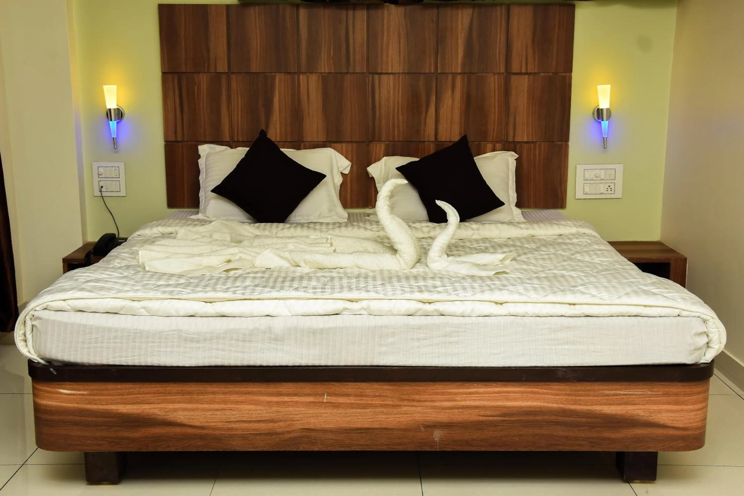 Bed in Hotel Shyam Palace