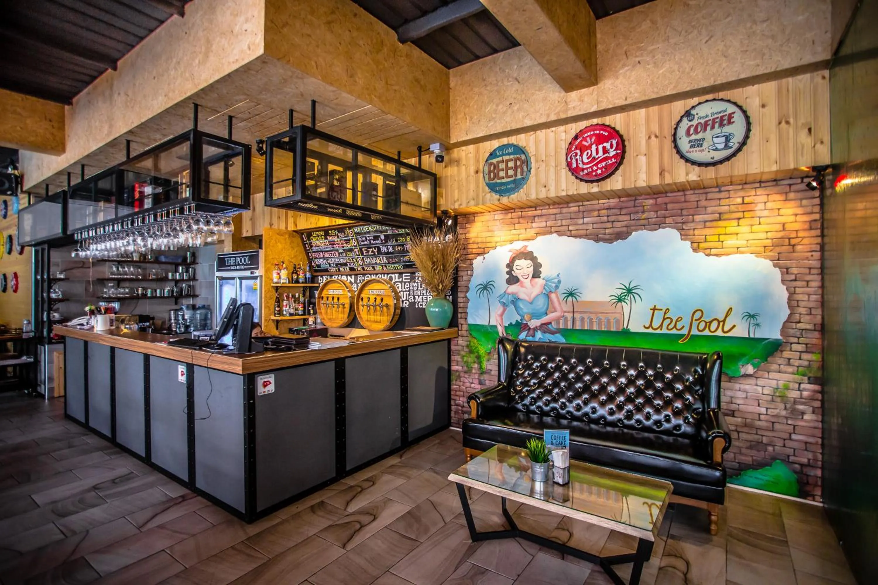 Restaurant/places to eat in New Travel Lodge Hotel