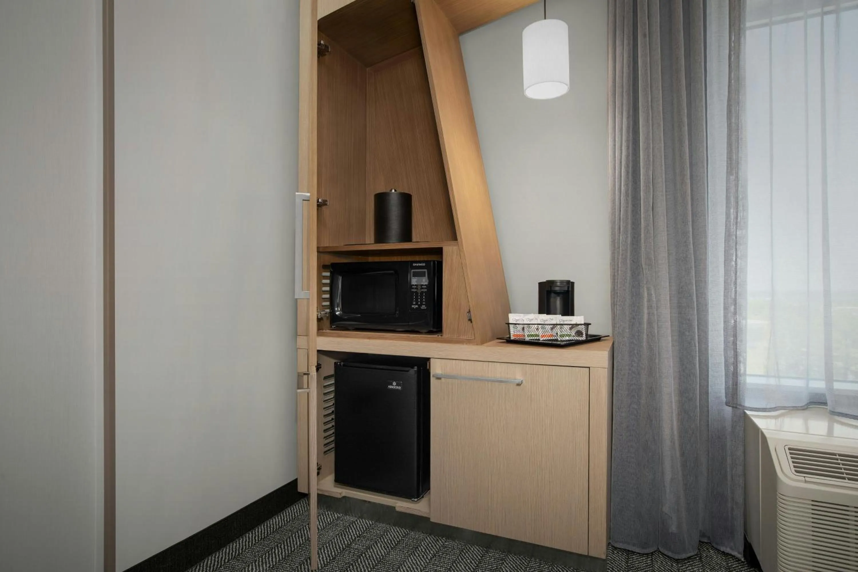 Photo of the whole room in Courtyard by Marriott Atlanta Kennesaw