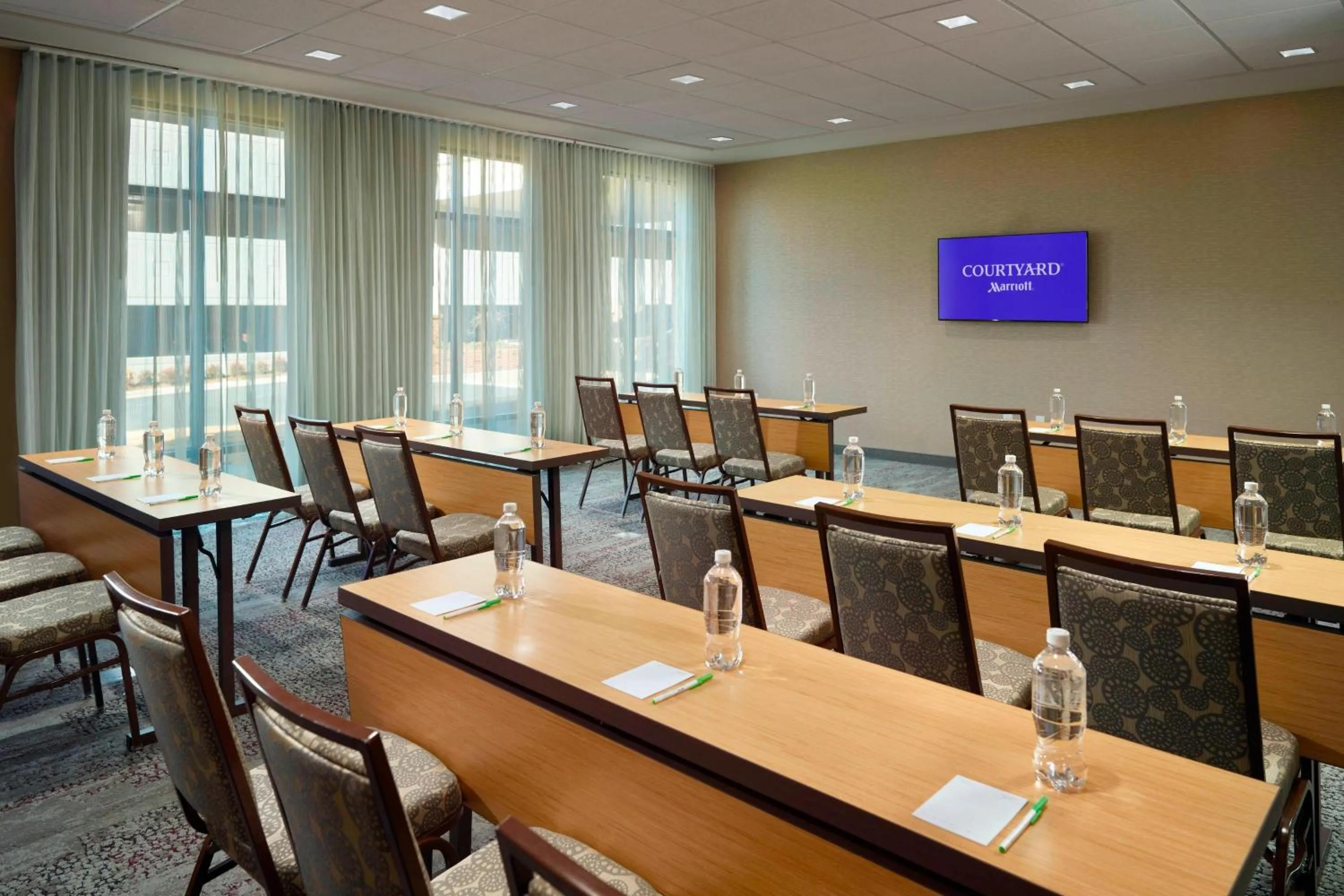 Meeting/conference room in Courtyard by Marriott LaGrange