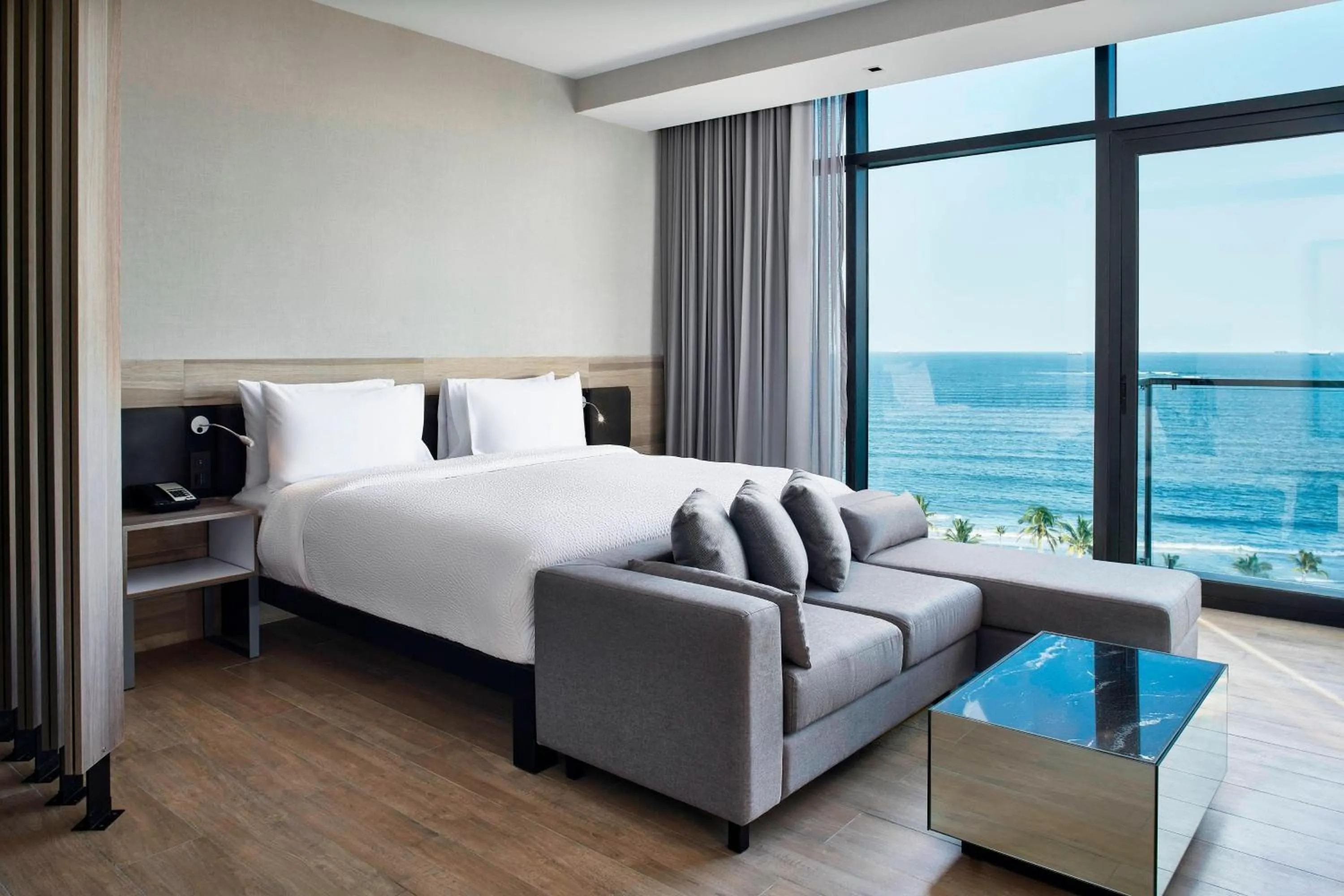 Photo of the whole room, Bed in AC Hotel by Marriott Veracruz