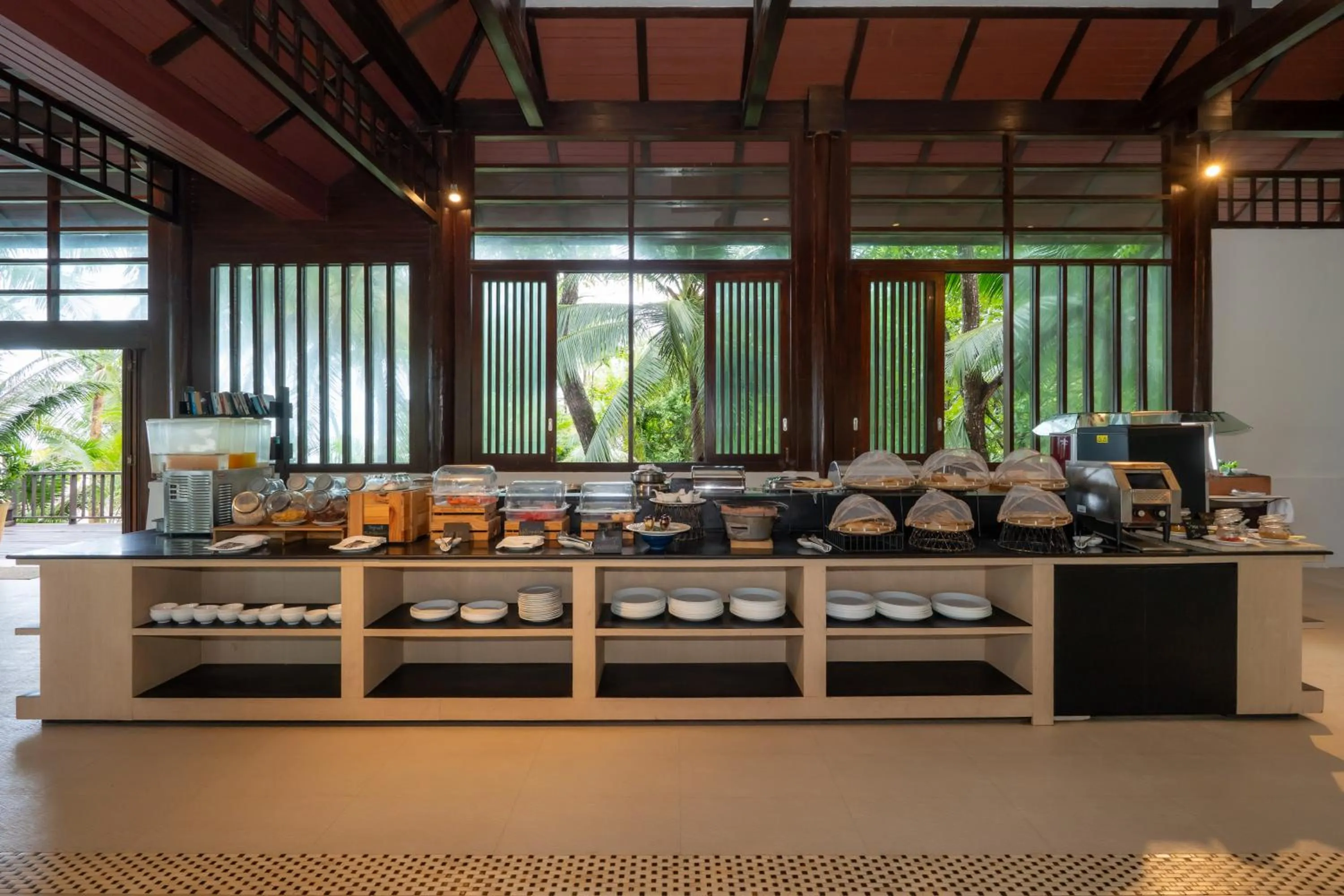 Buffet breakfast in Barali Beach Resort Koh Chang