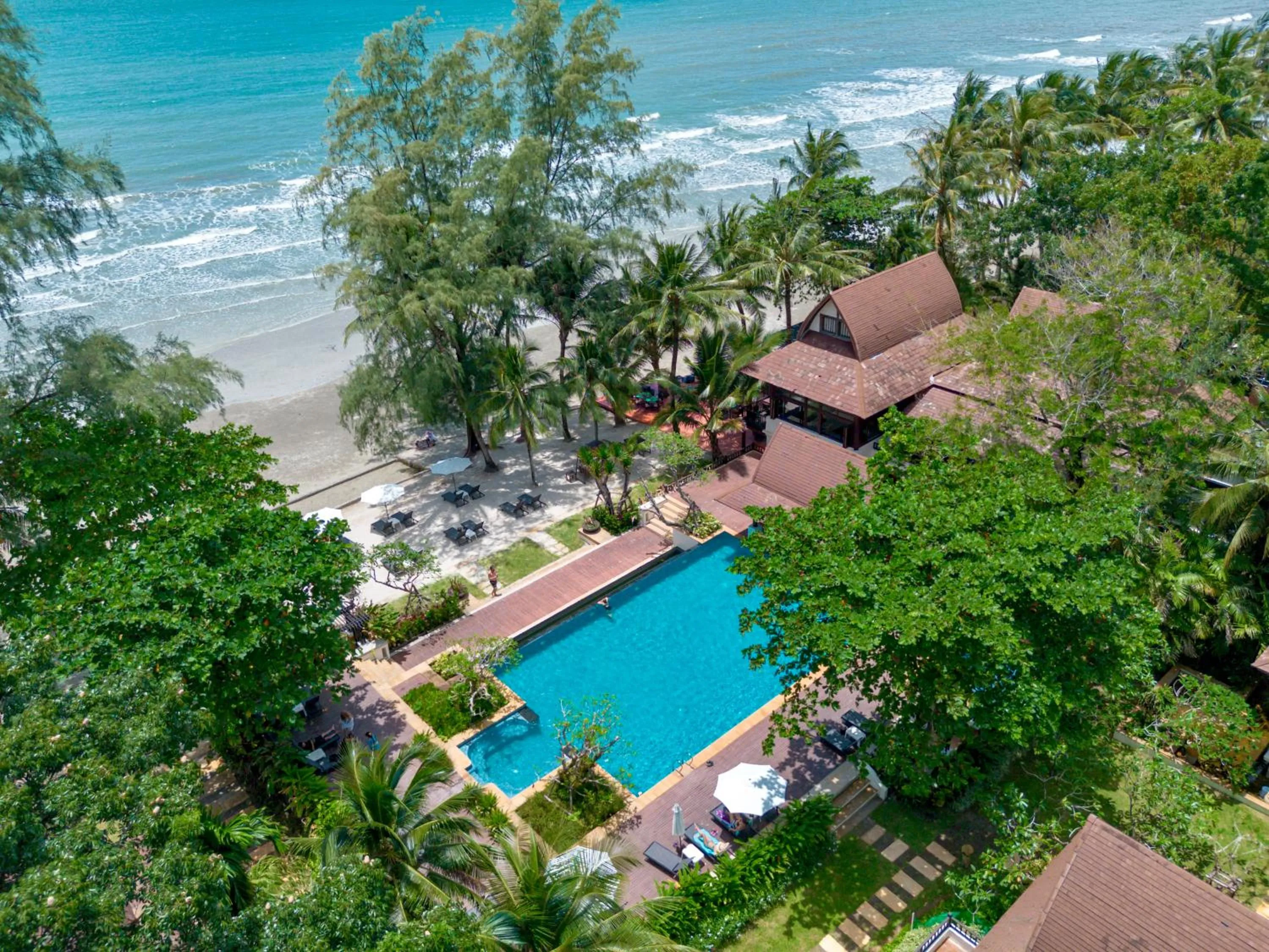 Swimming pool in Barali Beach Resort Koh Chang