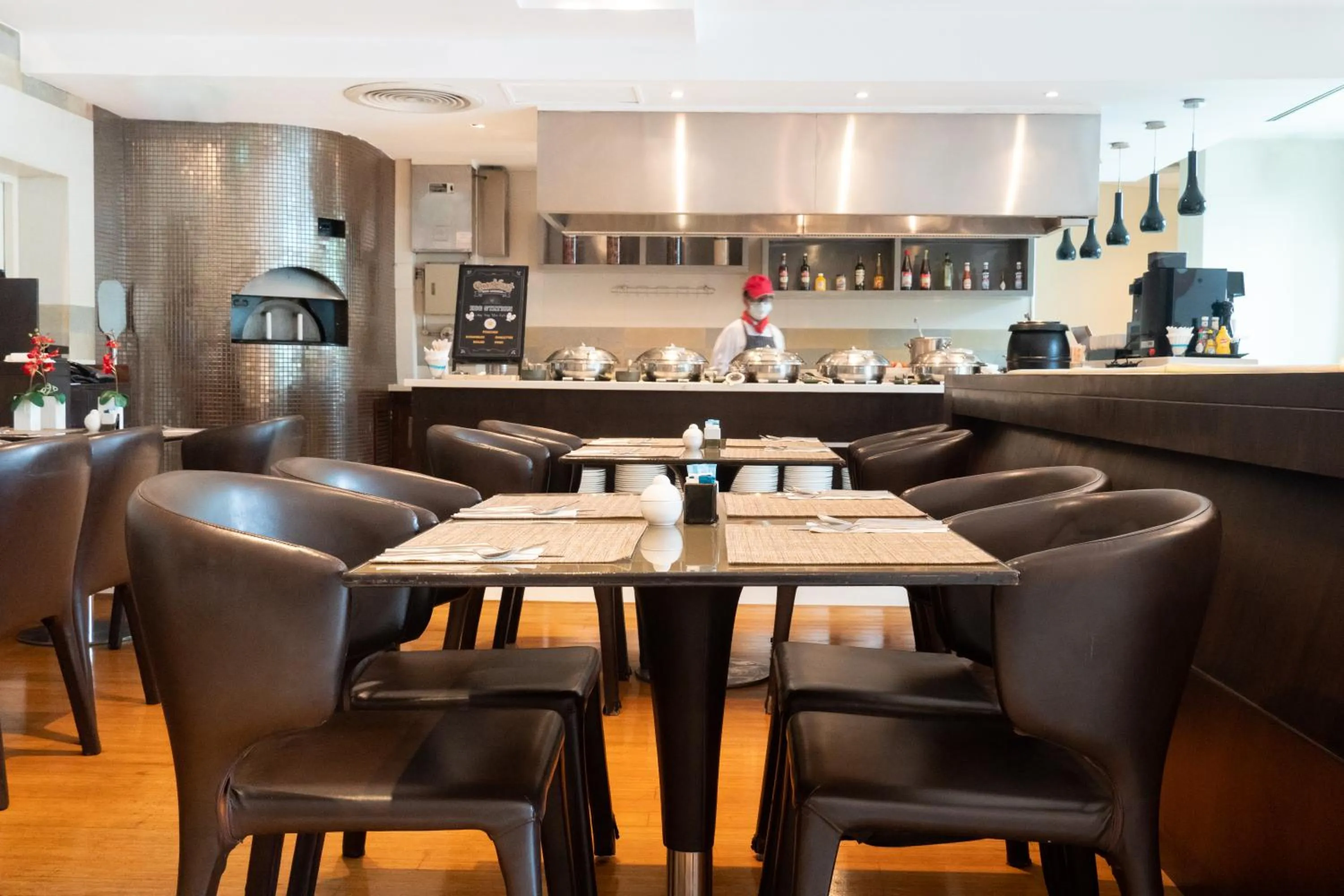 Restaurant/places to eat in NH Bangkok Asoke