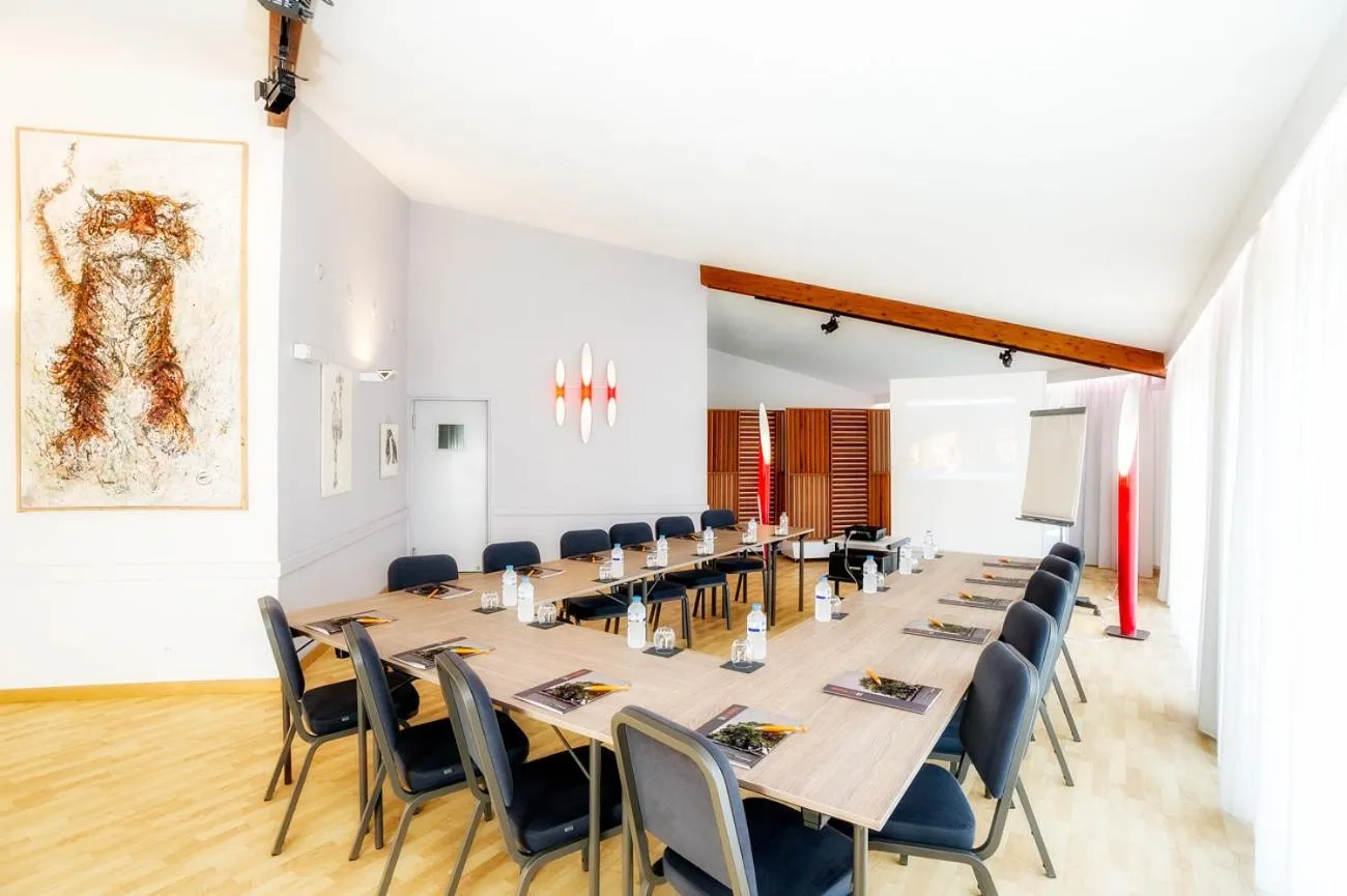 Business facilities in Le Noirlac