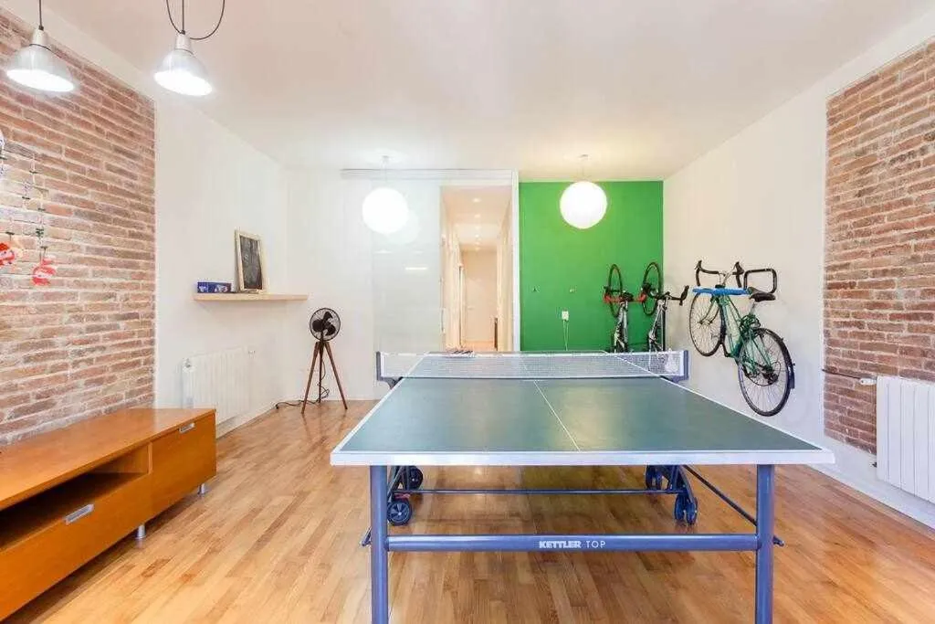 Sleep & Stay- Luxury top floor apt with terrace