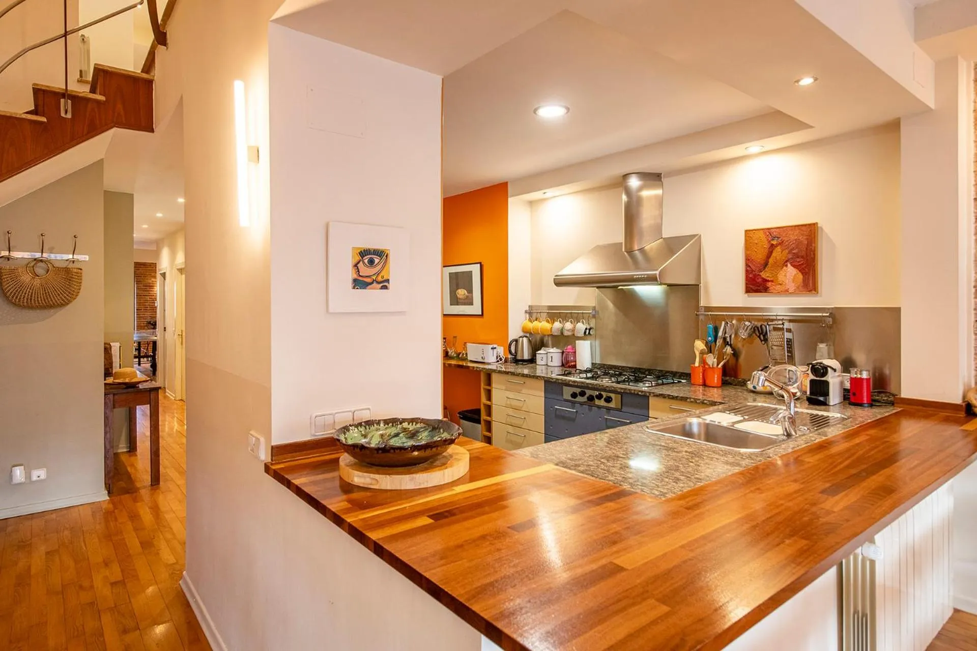 Sleep & Stay- Luxury top floor apt with terrace