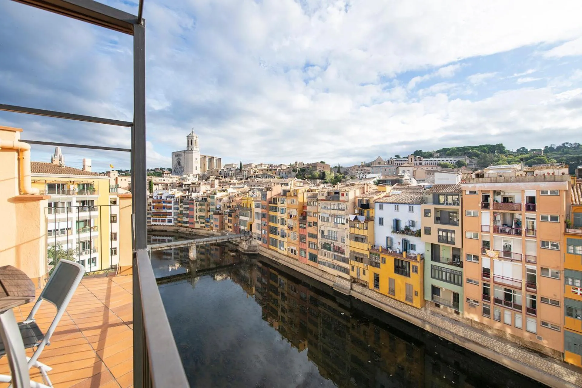 Sleep & Stay- Luxury top floor apt with terrace