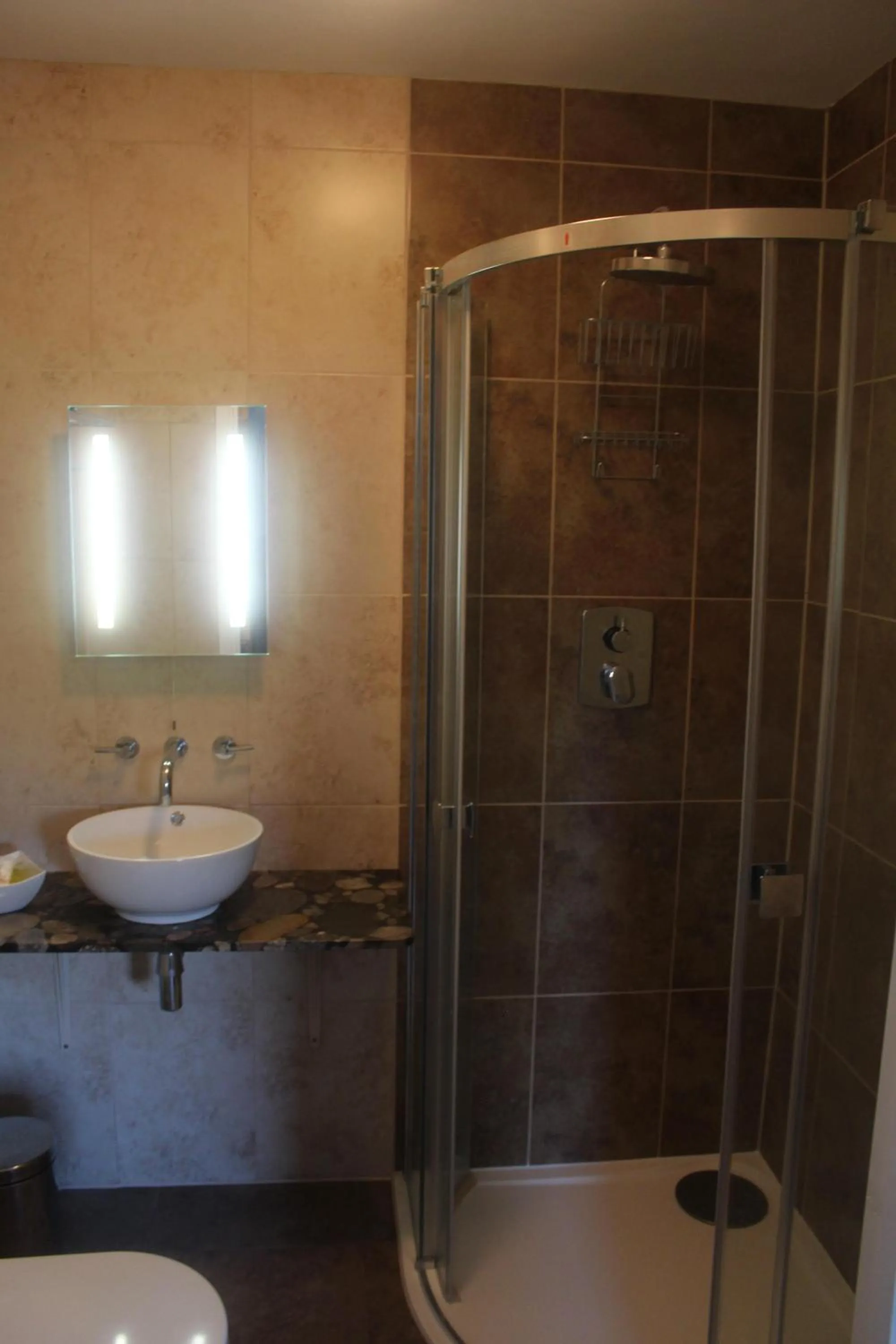 Bathroom in The Swallows