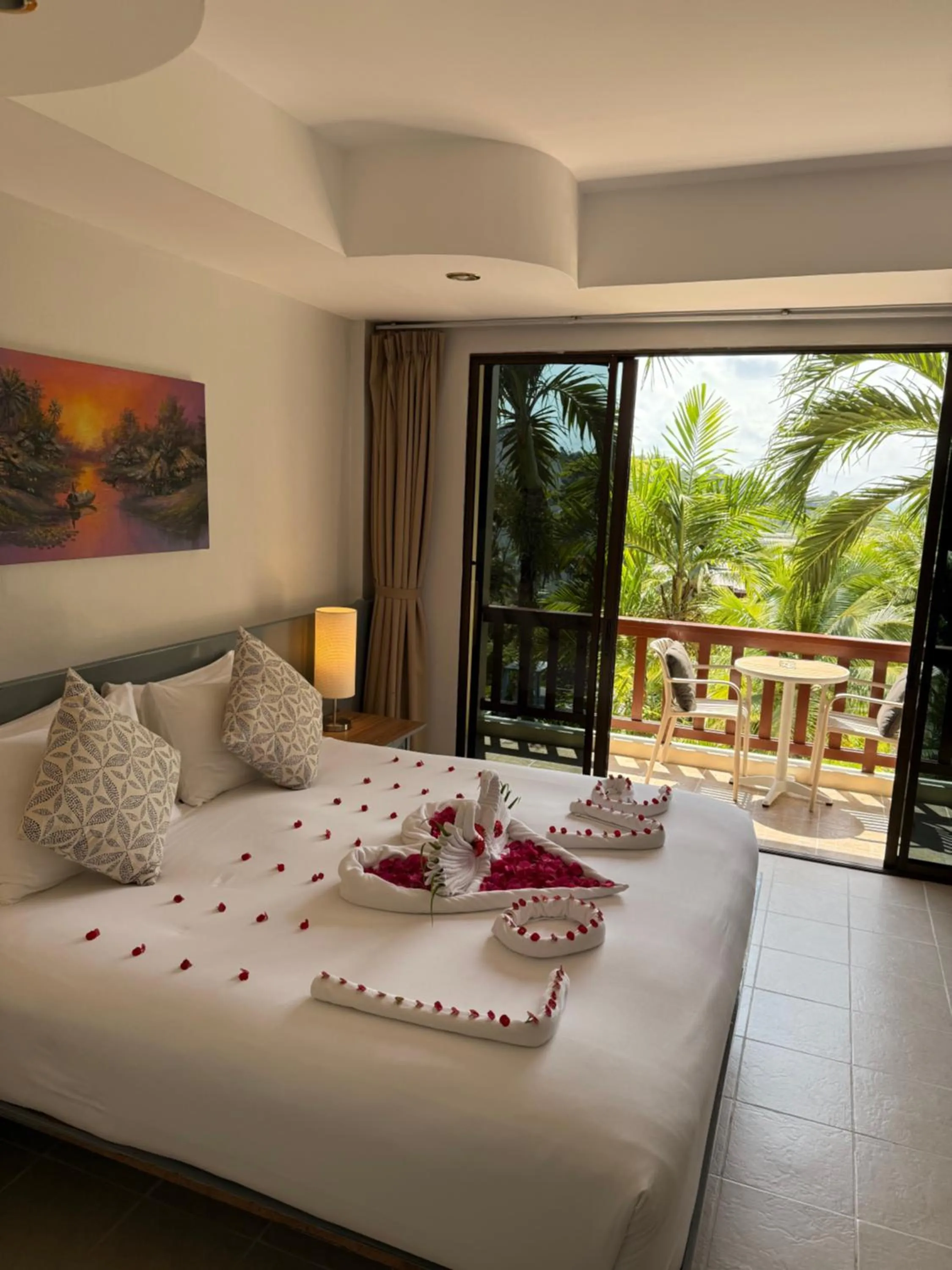 Patio, Bed in Sea Hills Resort
