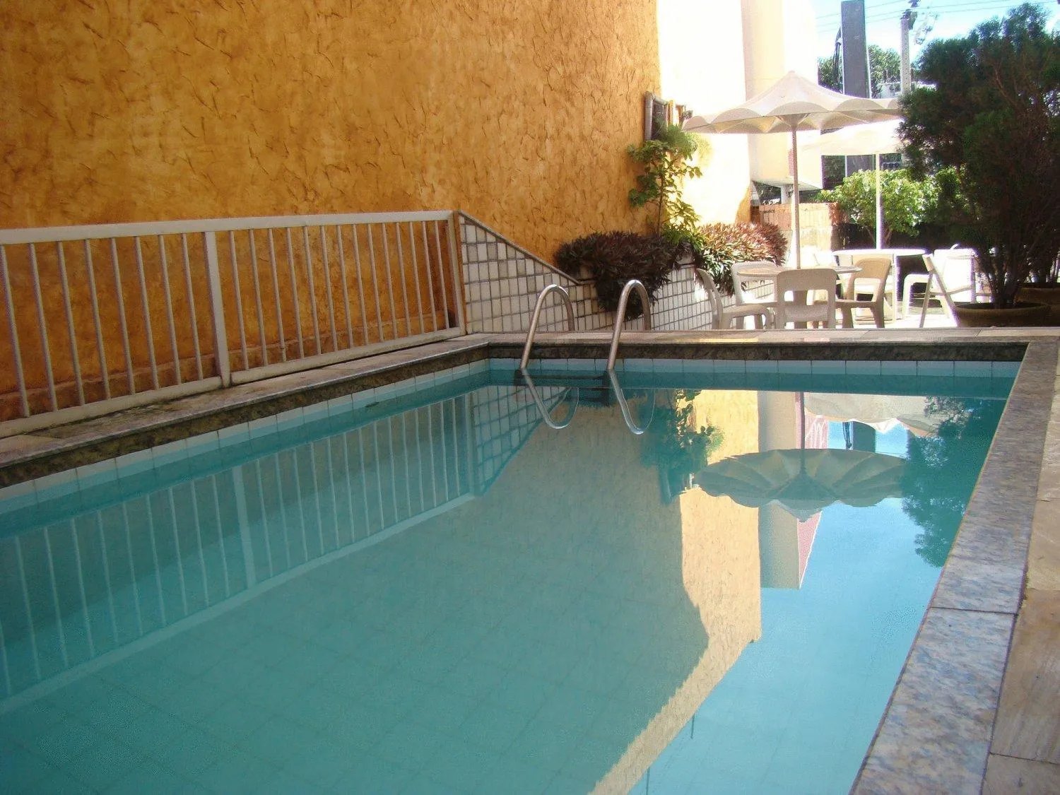 Swimming pool in Raio de Sol Praia Hotel