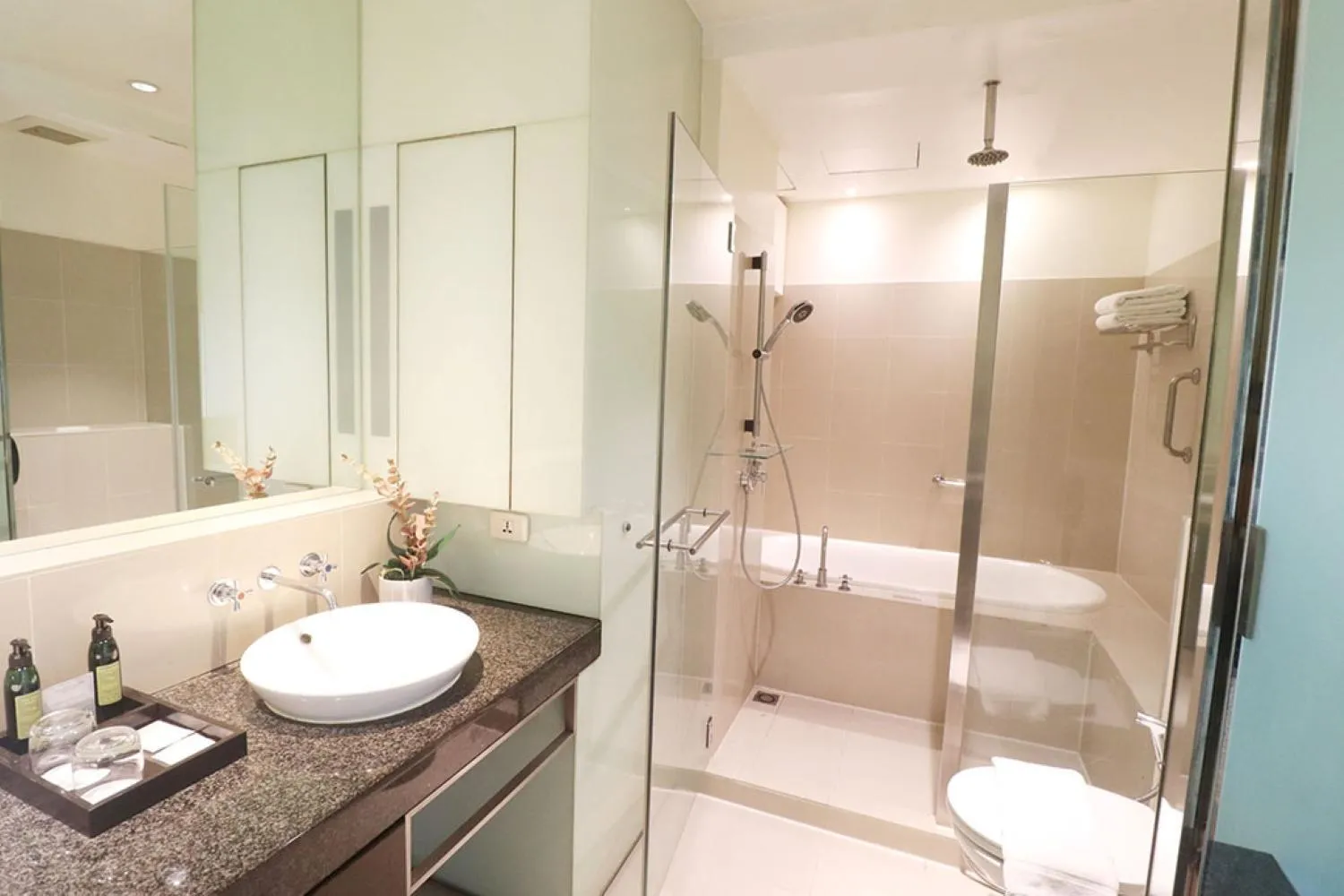 Bathroom in The Quarter Saladaeng by UHG